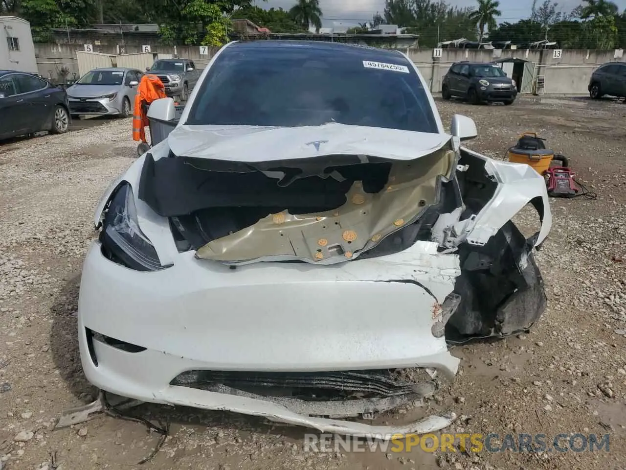 5 Photograph of a damaged car 7SAYGDEE7PA086333 TESLA MODEL Y 2023