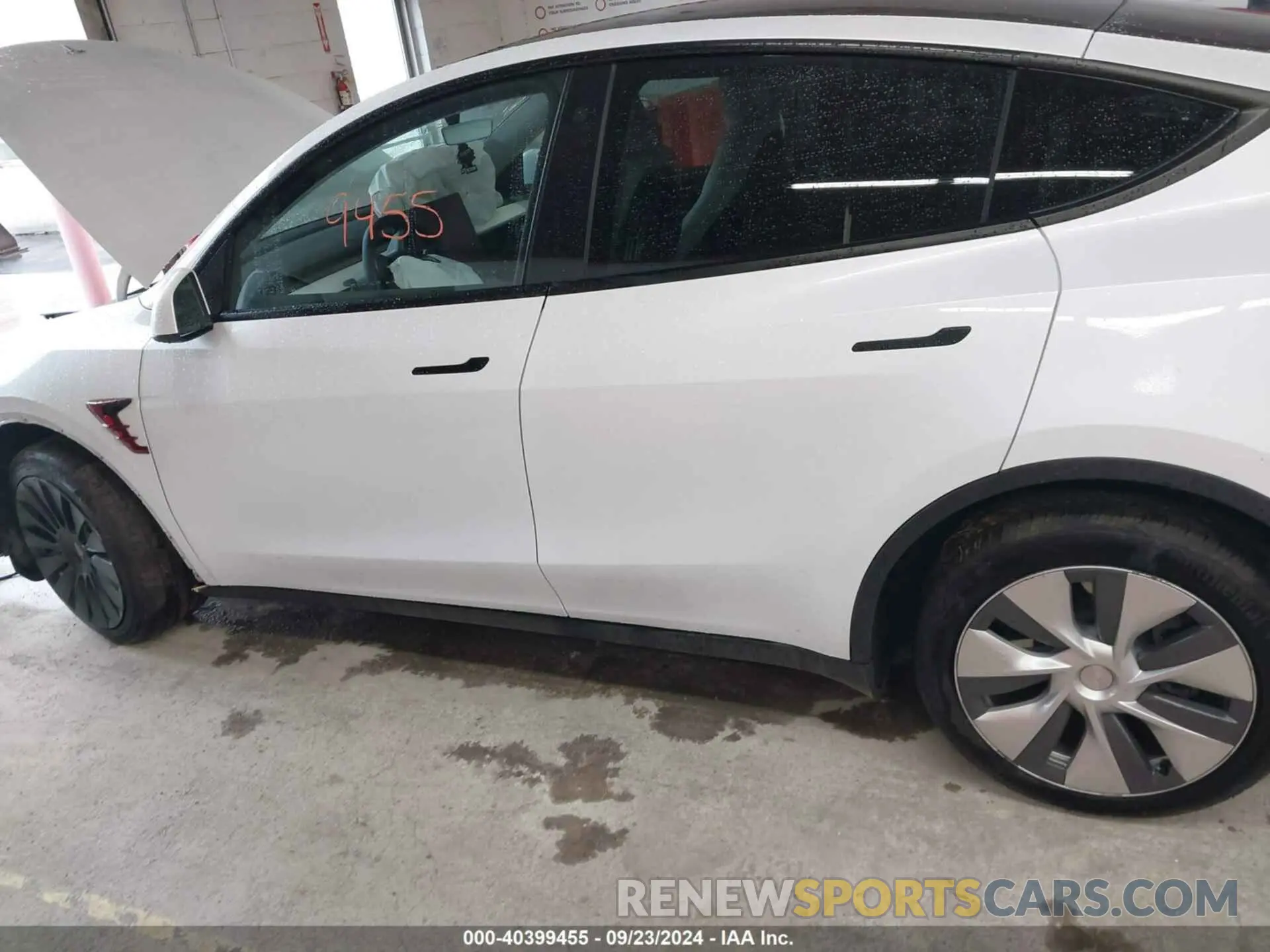 14 Photograph of a damaged car 7SAYGDEE7PA100523 TESLA MODEL Y 2023
