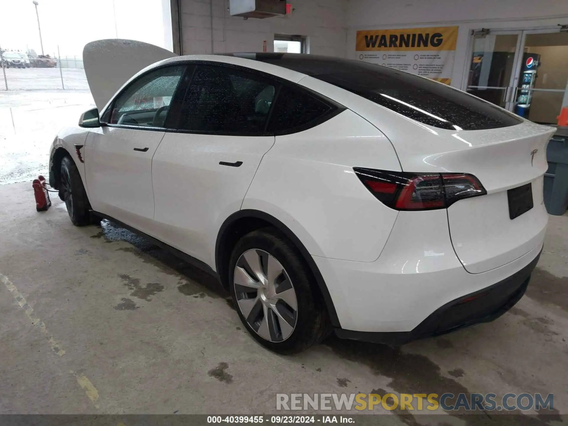 3 Photograph of a damaged car 7SAYGDEE7PA100523 TESLA MODEL Y 2023