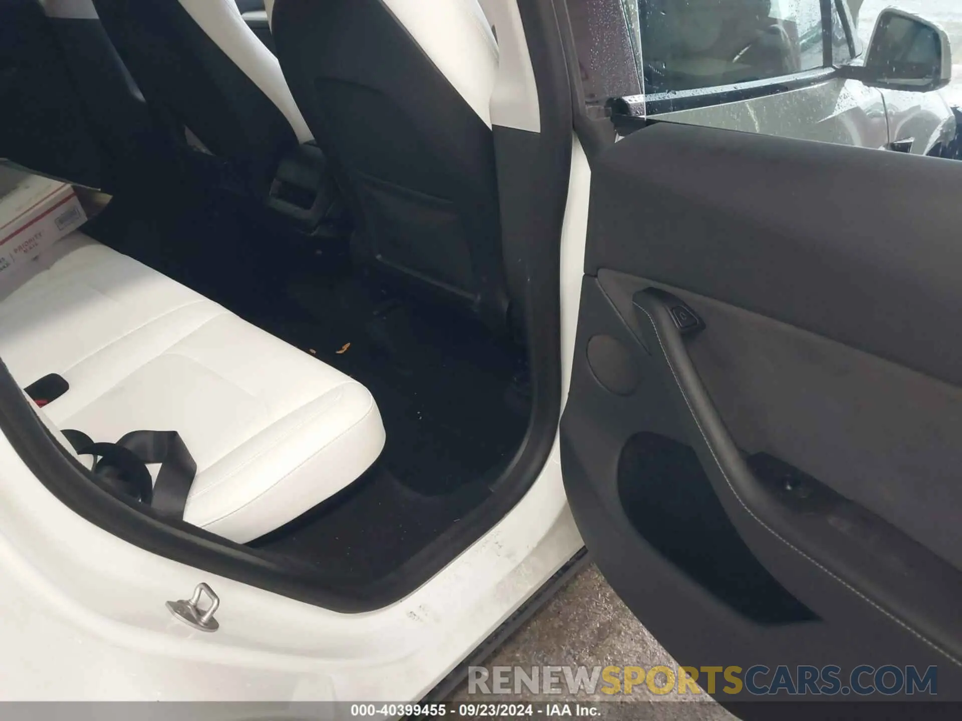8 Photograph of a damaged car 7SAYGDEE7PA100523 TESLA MODEL Y 2023