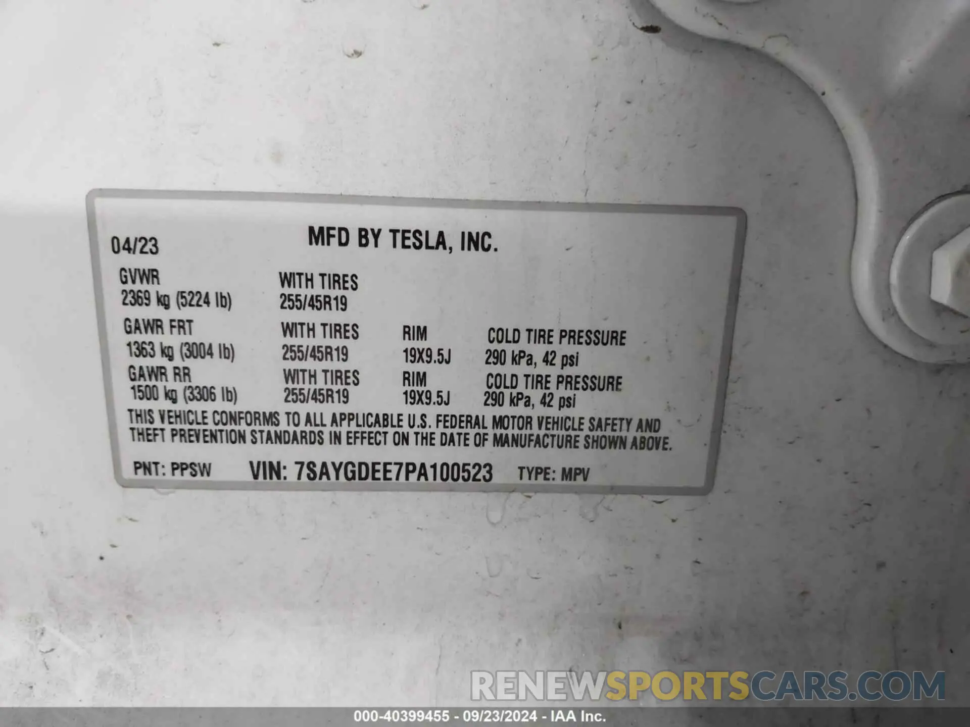 9 Photograph of a damaged car 7SAYGDEE7PA100523 TESLA MODEL Y 2023