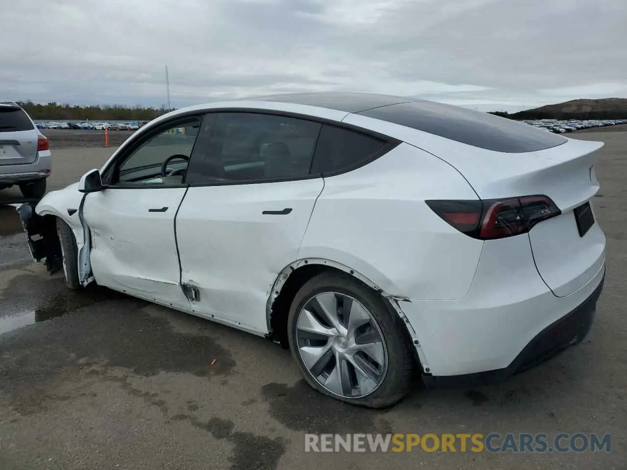 2 Photograph of a damaged car 7SAYGDEE7PA107195 TESLA MODEL Y 2023