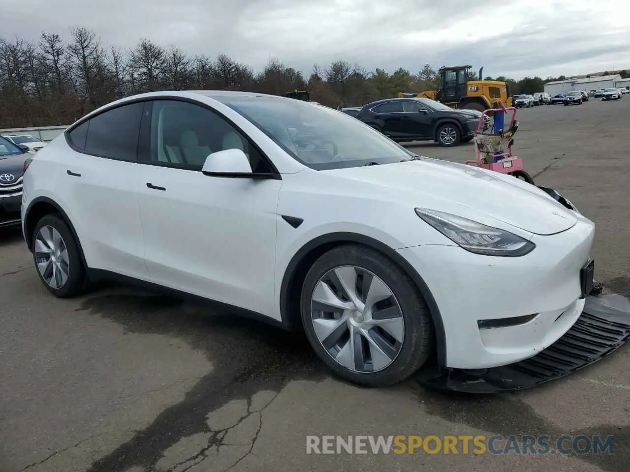 4 Photograph of a damaged car 7SAYGDEE7PA107195 TESLA MODEL Y 2023