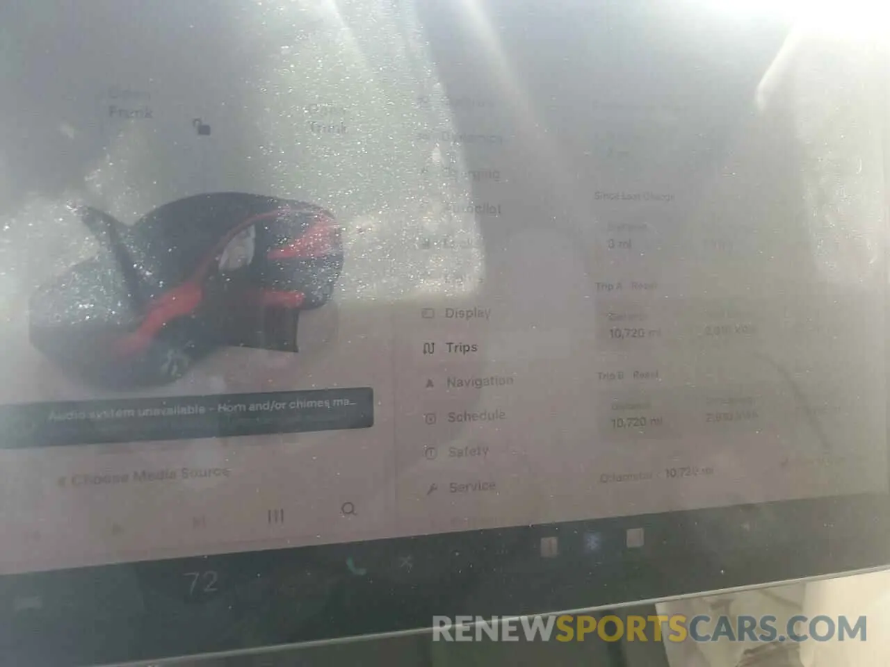 9 Photograph of a damaged car 7SAYGDEE7PA112865 TESLA MODEL Y 2023
