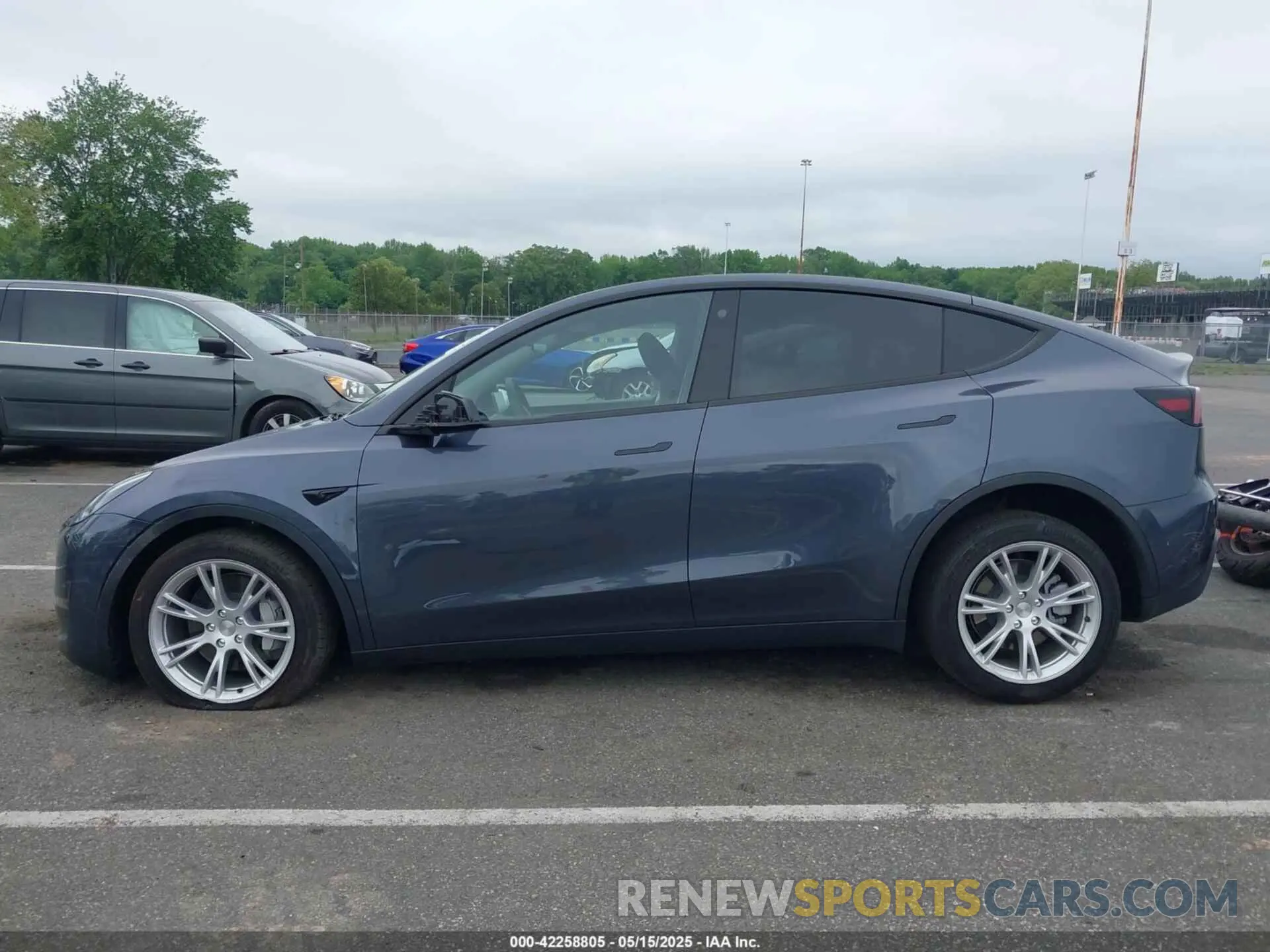 14 Photograph of a damaged car 7SAYGDEE7PA121470 TESLA MODEL Y 2023