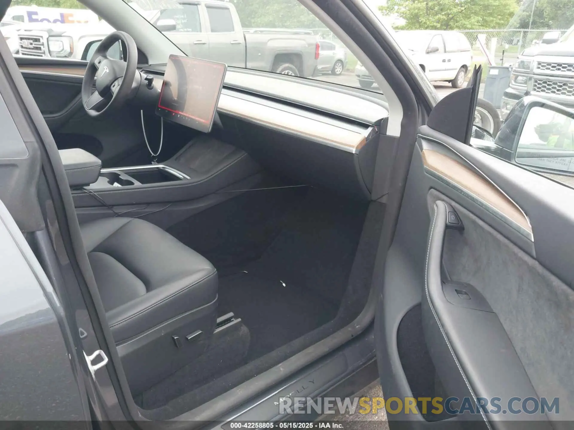 5 Photograph of a damaged car 7SAYGDEE7PA121470 TESLA MODEL Y 2023