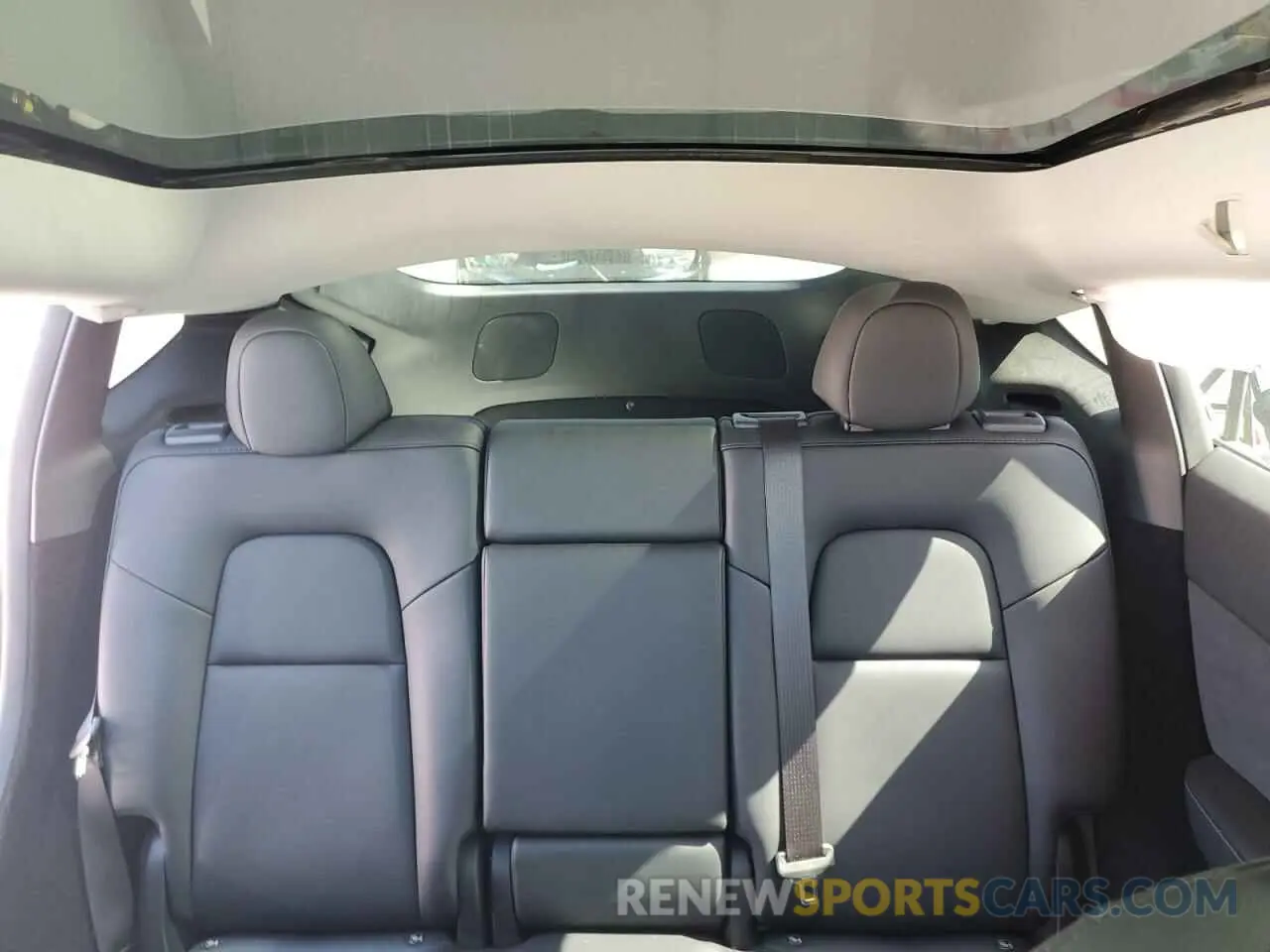 10 Photograph of a damaged car 7SAYGDEE7PA131500 TESLA MODEL Y 2023
