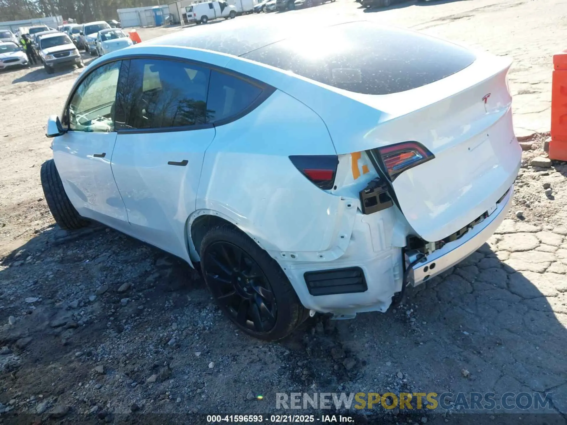 3 Photograph of a damaged car 7SAYGDEE7PA138253 TESLA MODEL Y 2023