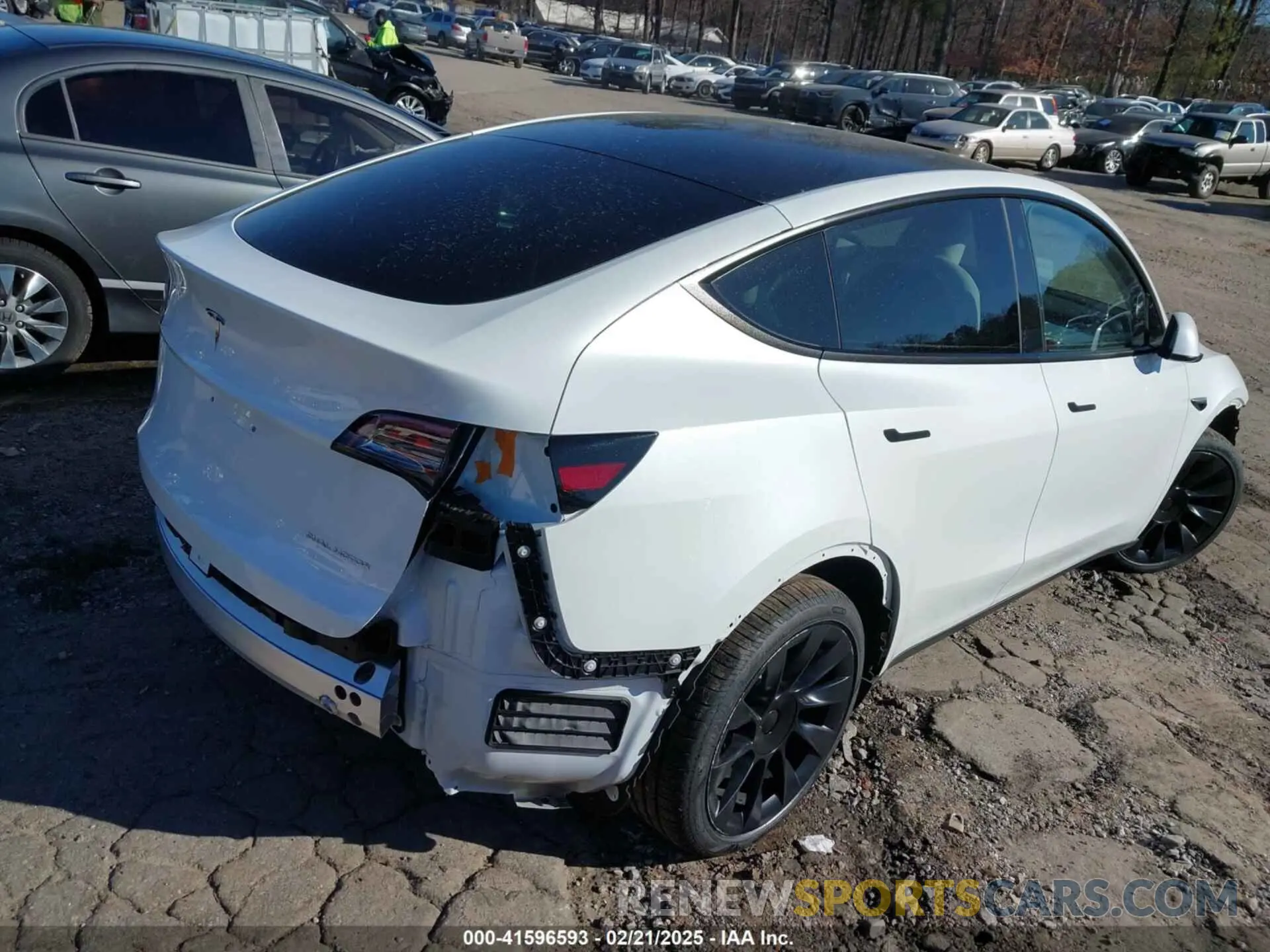 4 Photograph of a damaged car 7SAYGDEE7PA138253 TESLA MODEL Y 2023