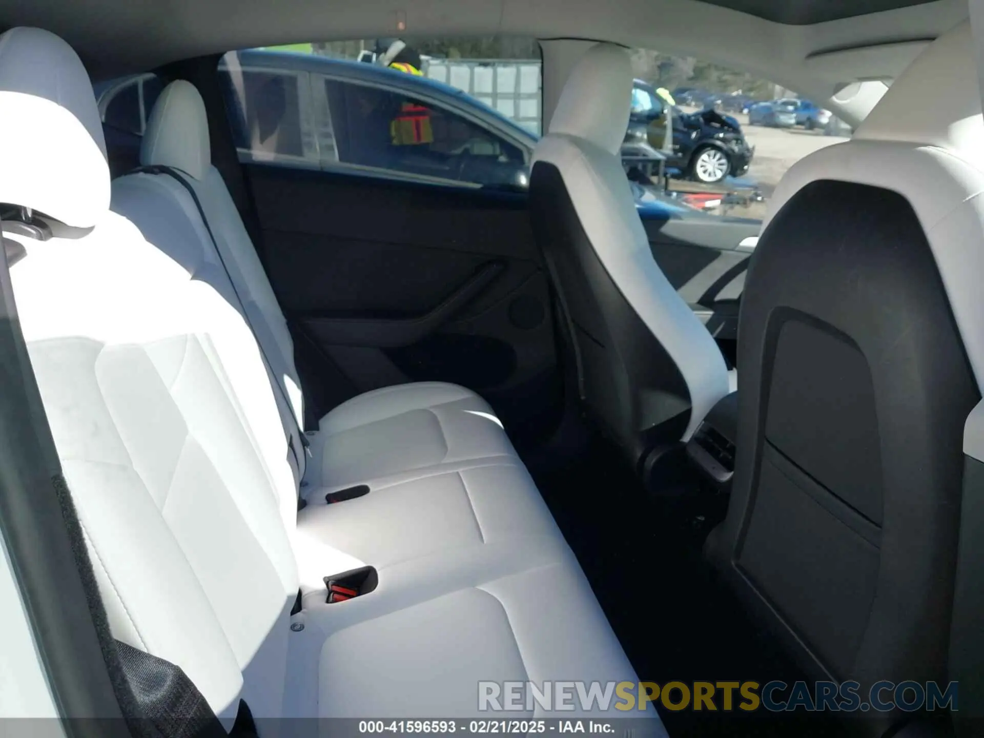 8 Photograph of a damaged car 7SAYGDEE7PA138253 TESLA MODEL Y 2023