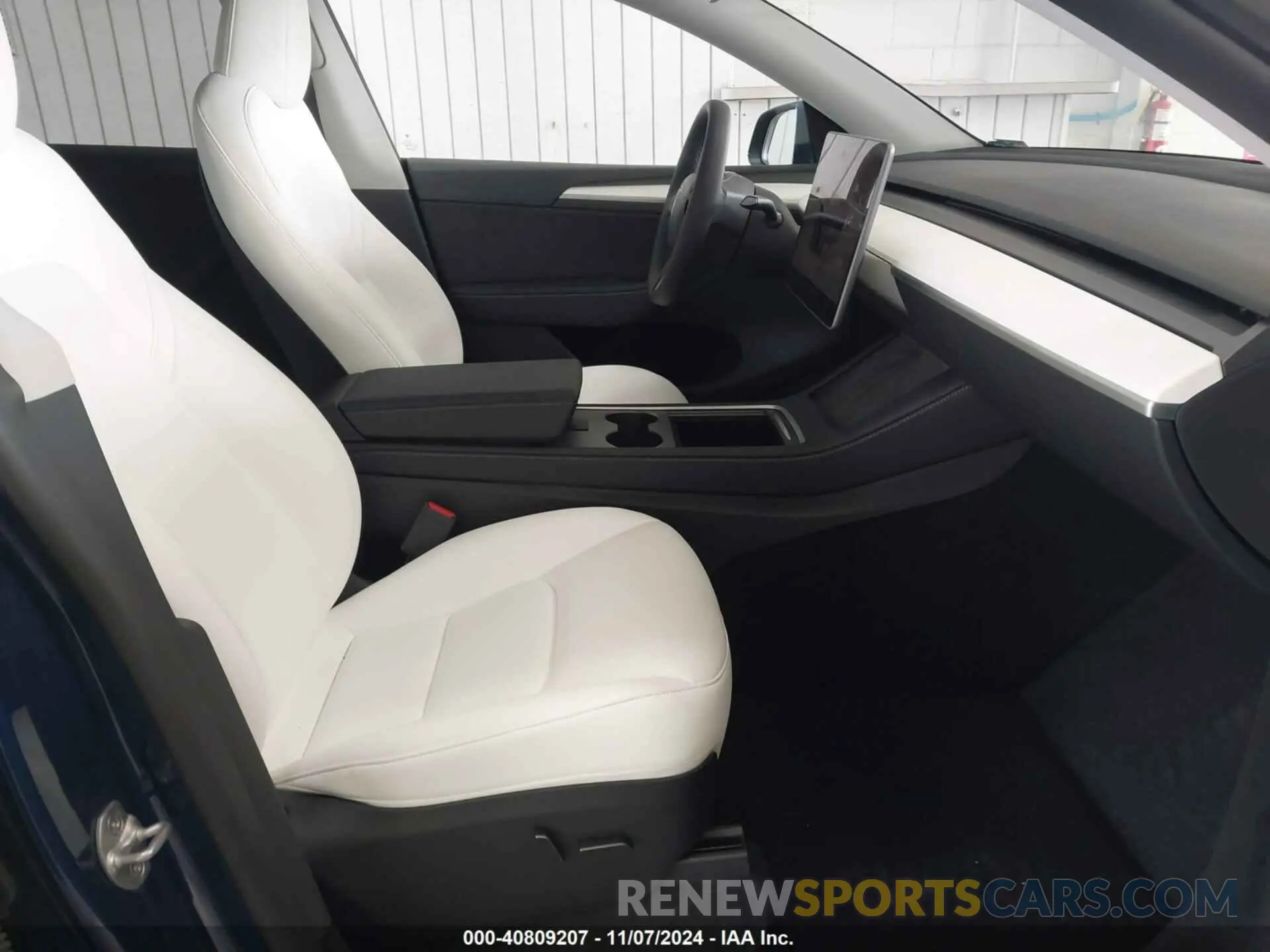 5 Photograph of a damaged car 7SAYGDEE7PA143890 TESLA MODEL Y 2023