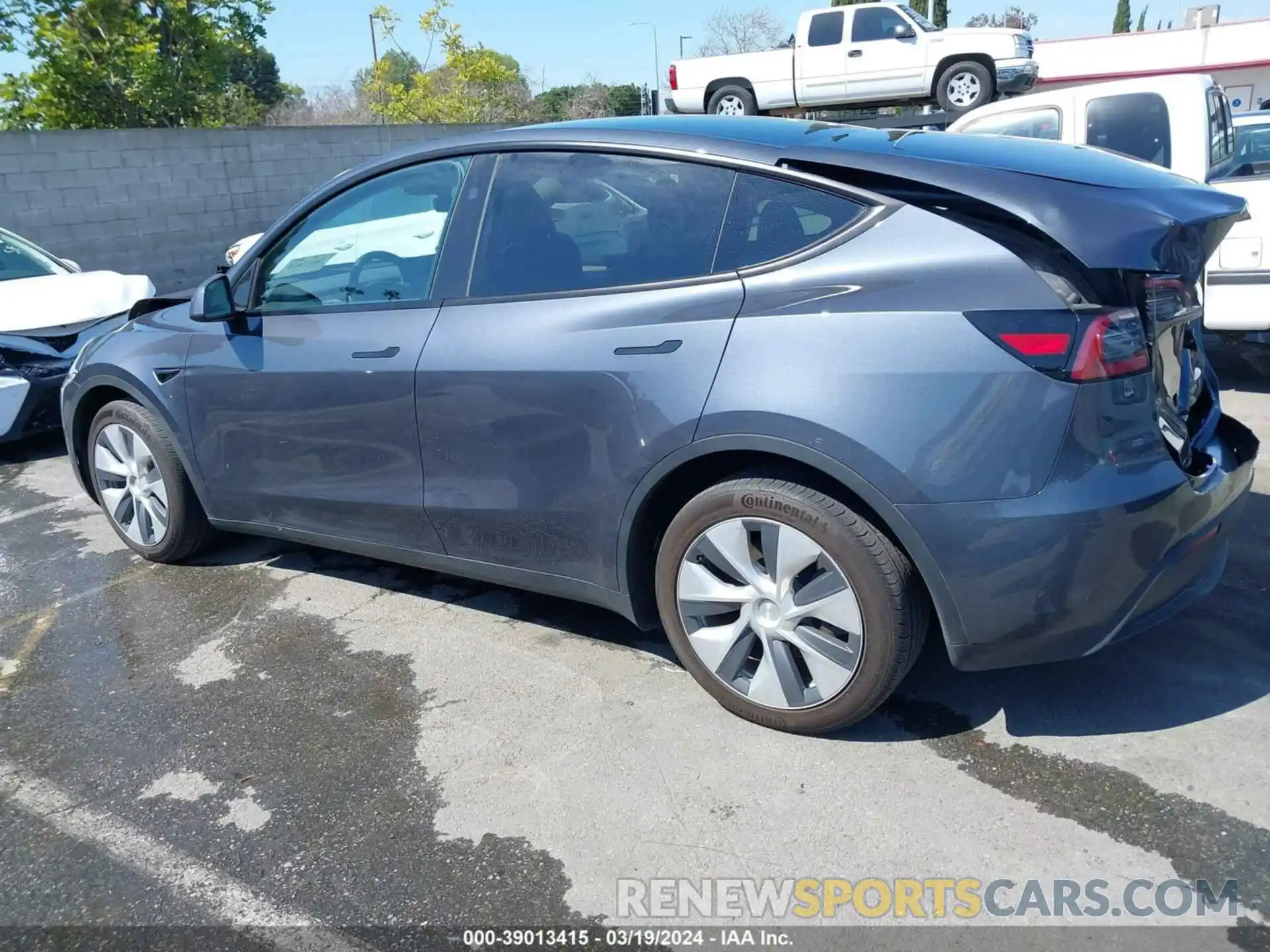 13 Photograph of a damaged car 7SAYGDEE7PA146093 TESLA MODEL Y 2023