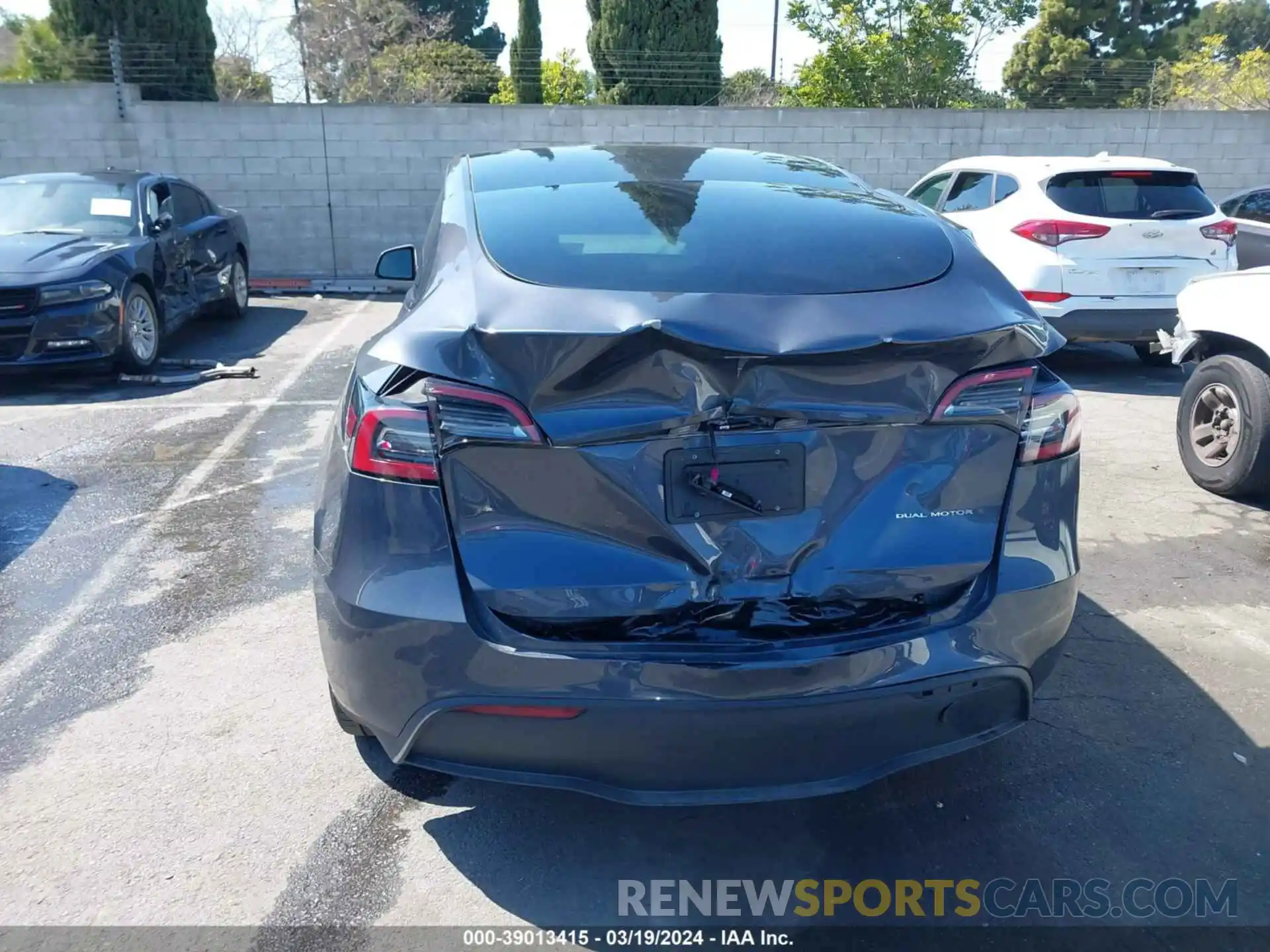 15 Photograph of a damaged car 7SAYGDEE7PA146093 TESLA MODEL Y 2023