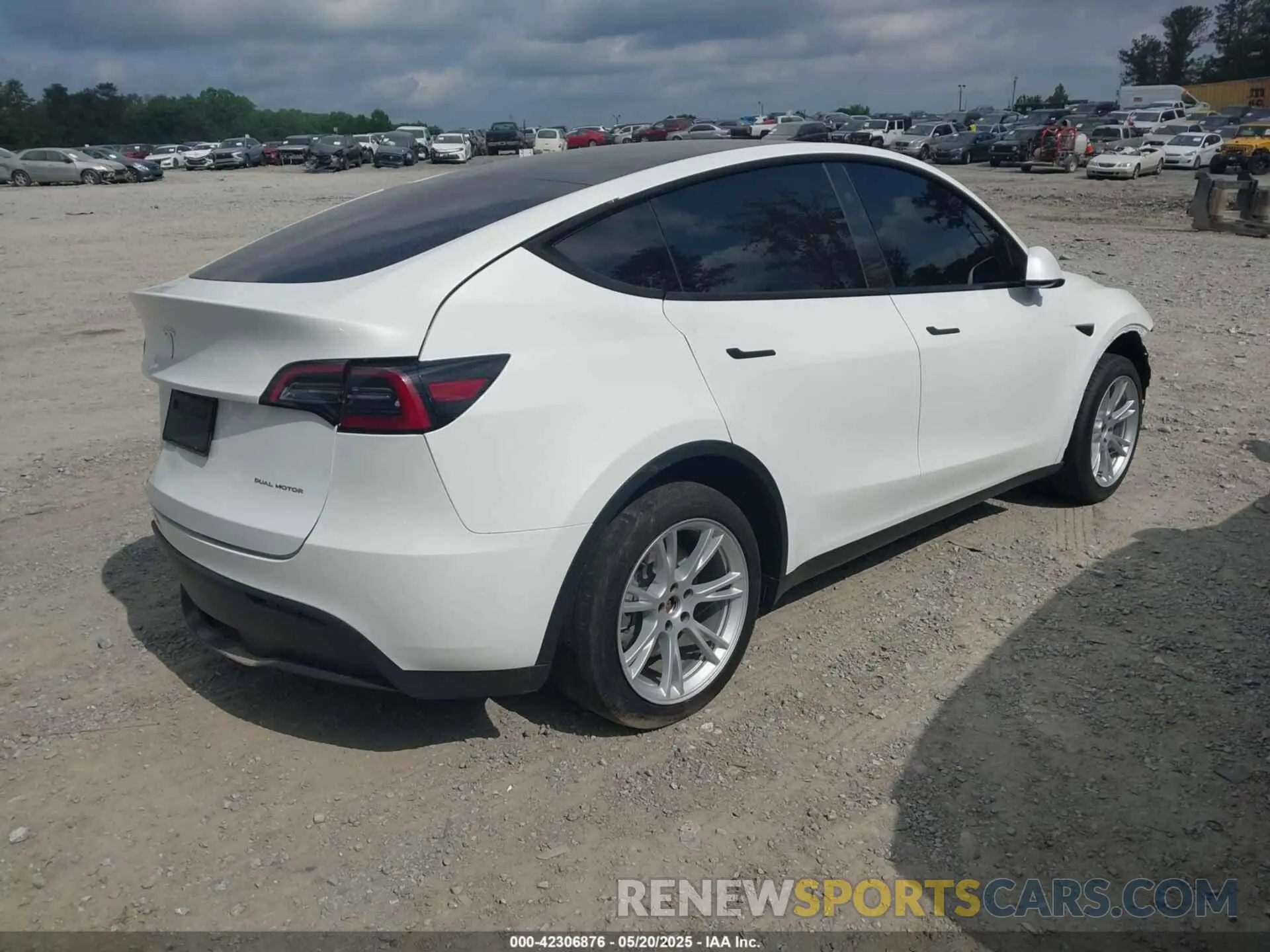 4 Photograph of a damaged car 7SAYGDEE7PA146286 TESLA MODEL Y 2023