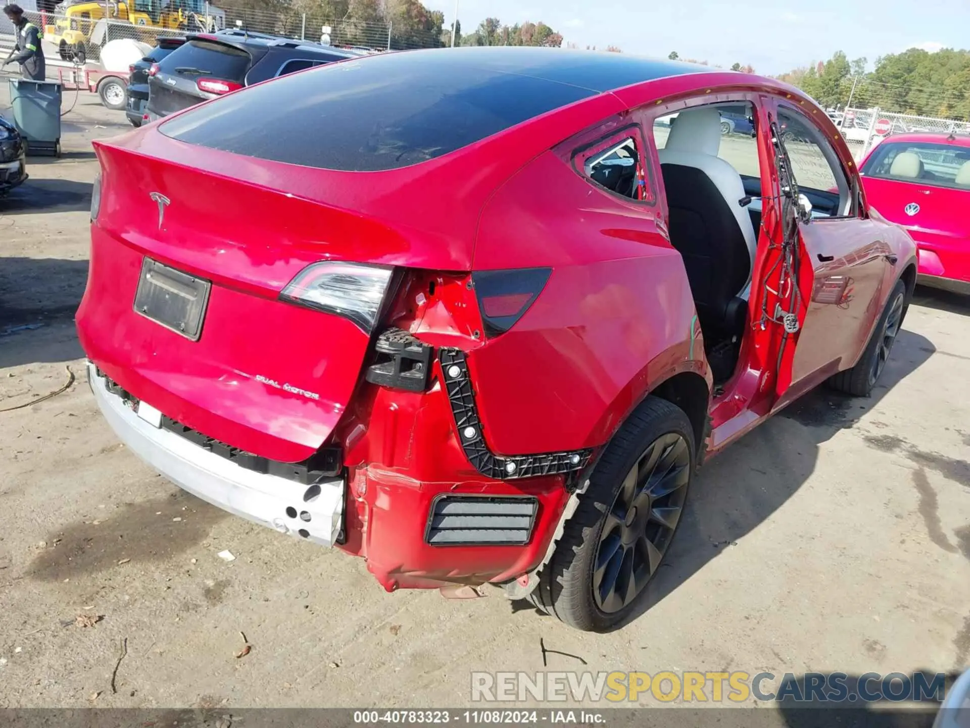 4 Photograph of a damaged car 7SAYGDEE7PA155182 TESLA MODEL Y 2023
