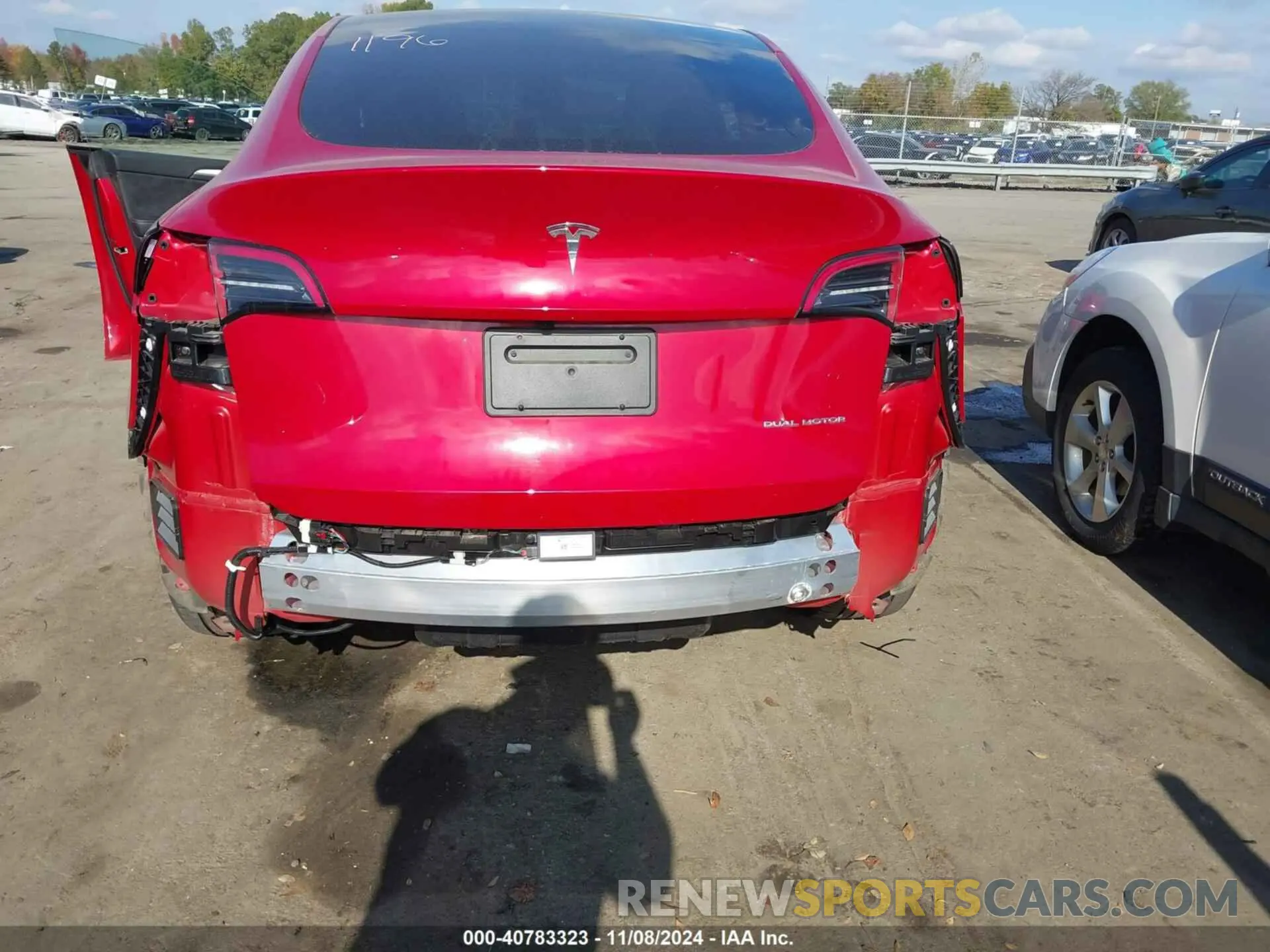 6 Photograph of a damaged car 7SAYGDEE7PA155182 TESLA MODEL Y 2023