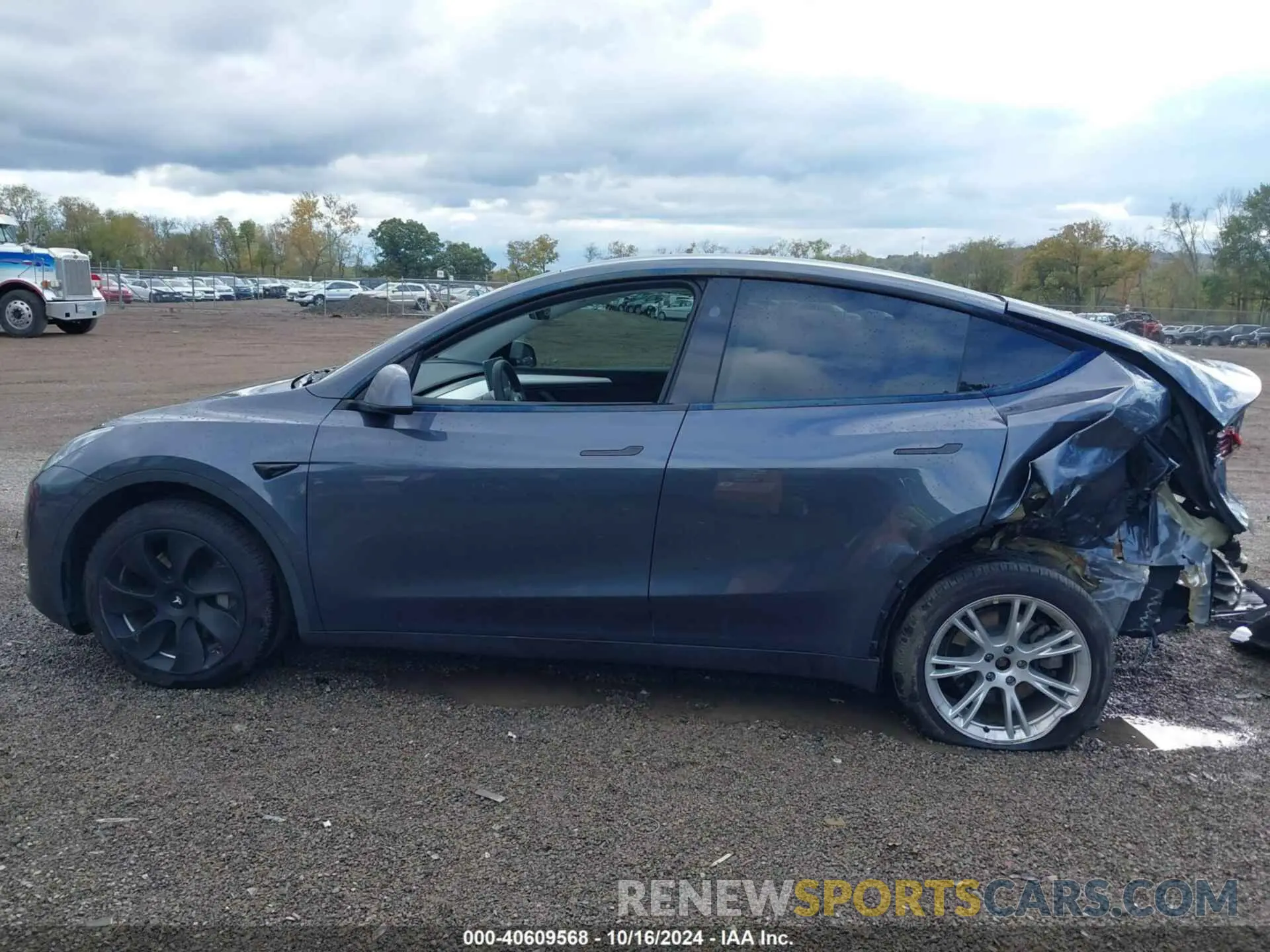 15 Photograph of a damaged car 7SAYGDEE7PA172421 TESLA MODEL Y 2023