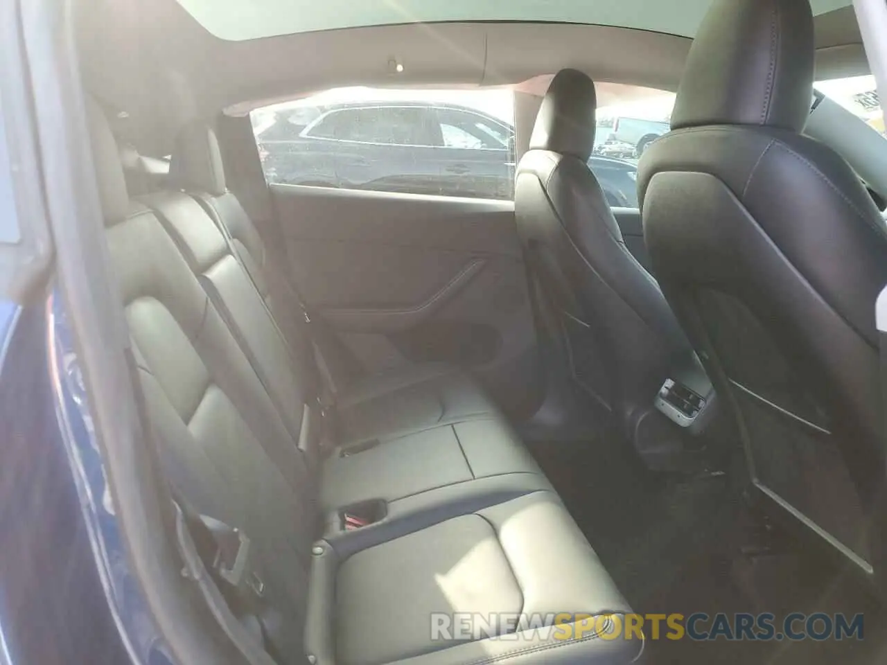 10 Photograph of a damaged car 7SAYGDEE7PA201531 TESLA MODEL Y 2023