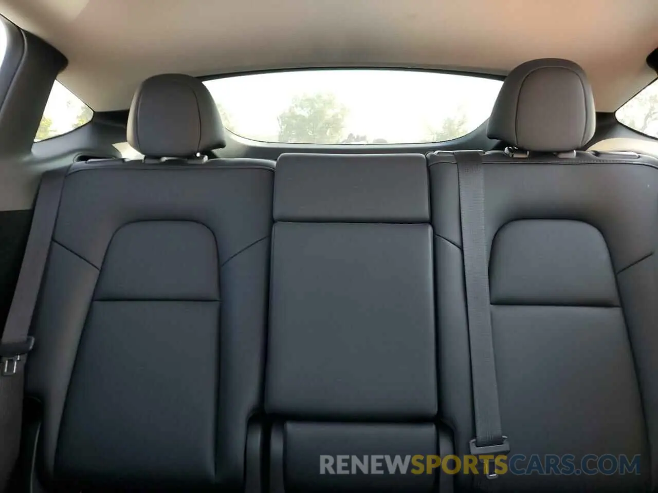 10 Photograph of a damaged car 7SAYGDEE7PA203876 TESLA MODEL Y 2023