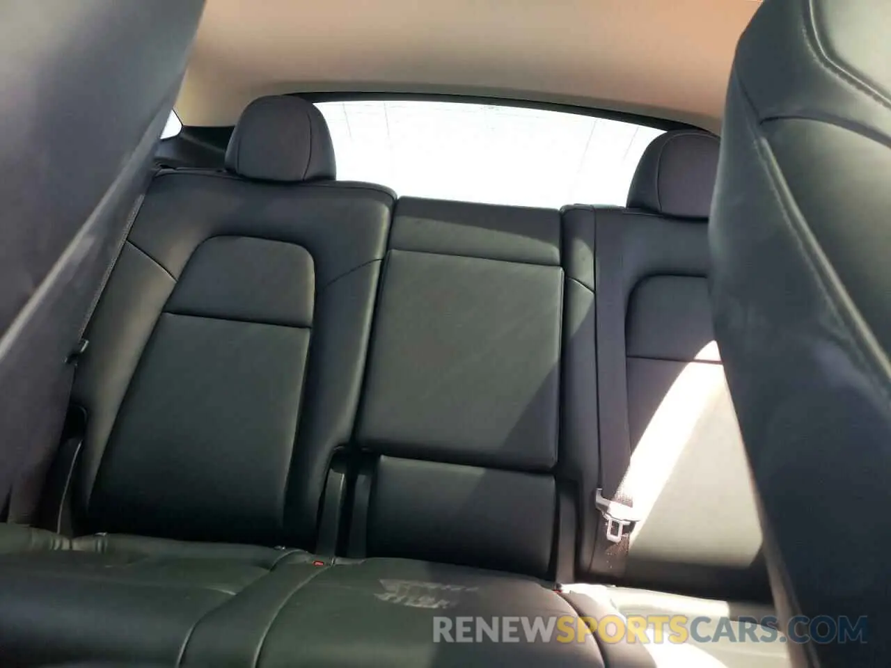 10 Photograph of a damaged car 7SAYGDEE7PA206762 TESLA MODEL Y 2023