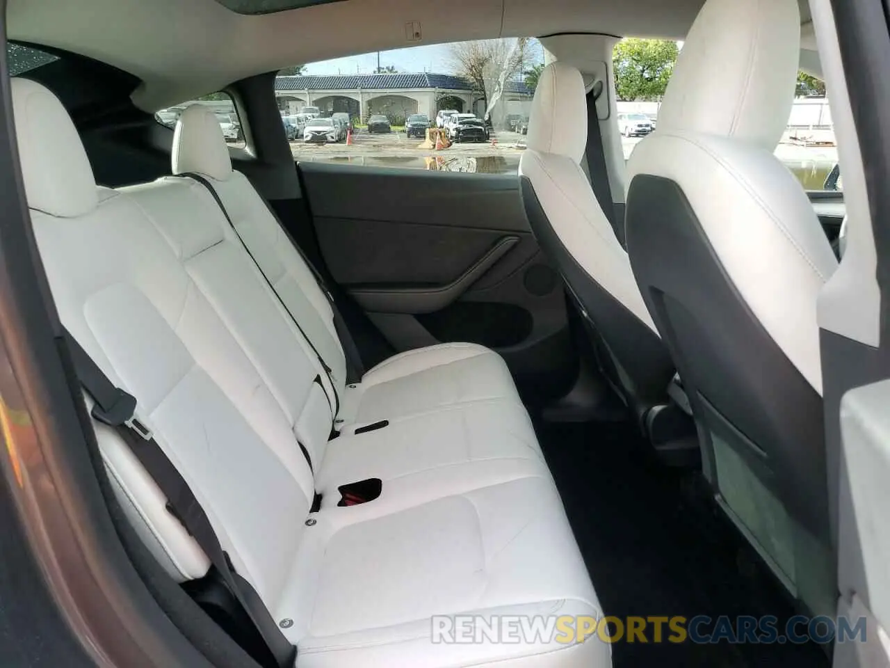 11 Photograph of a damaged car 7SAYGDEE7PA211007 TESLA MODEL Y 2023