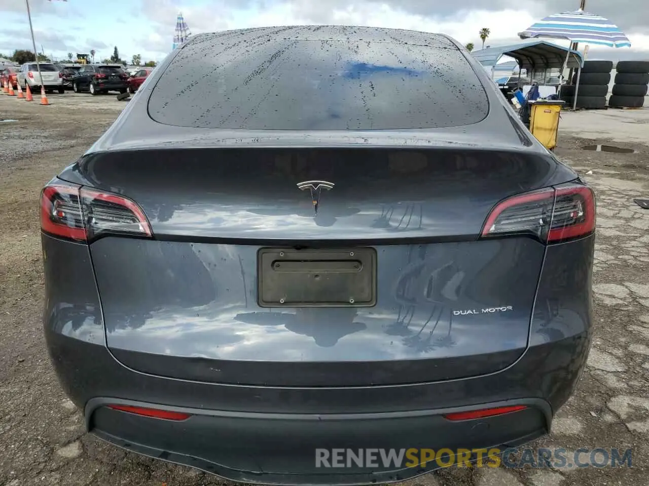6 Photograph of a damaged car 7SAYGDEE7PA211007 TESLA MODEL Y 2023