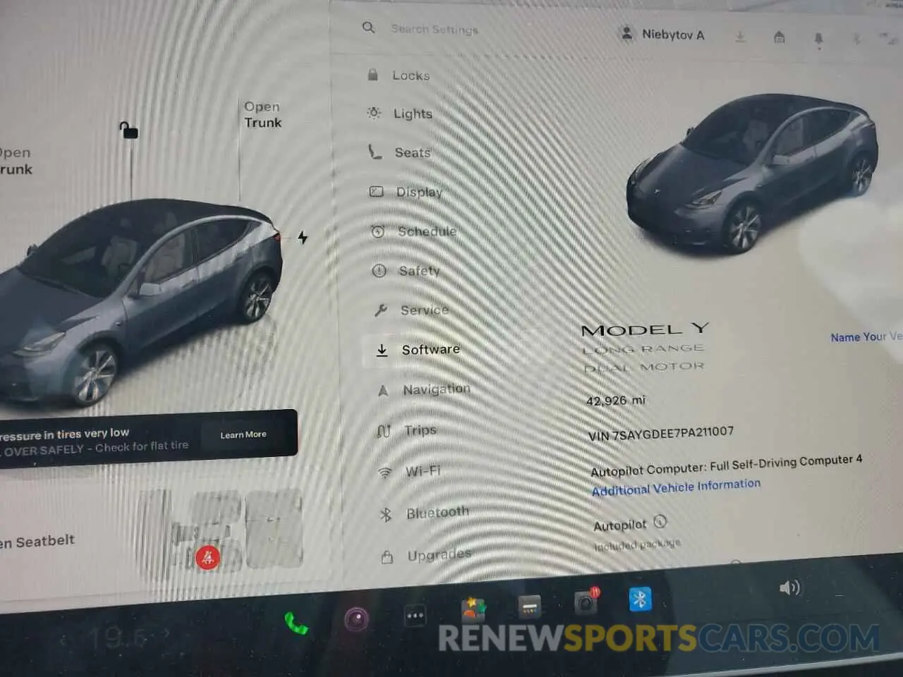 9 Photograph of a damaged car 7SAYGDEE7PA211007 TESLA MODEL Y 2023