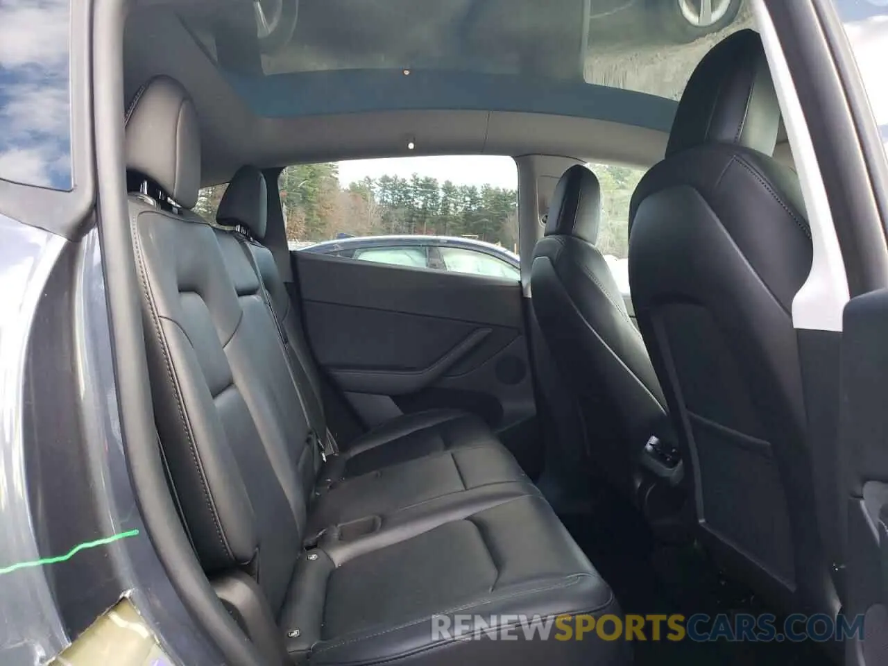 10 Photograph of a damaged car 7SAYGDEE7PF595809 TESLA MODEL Y 2023