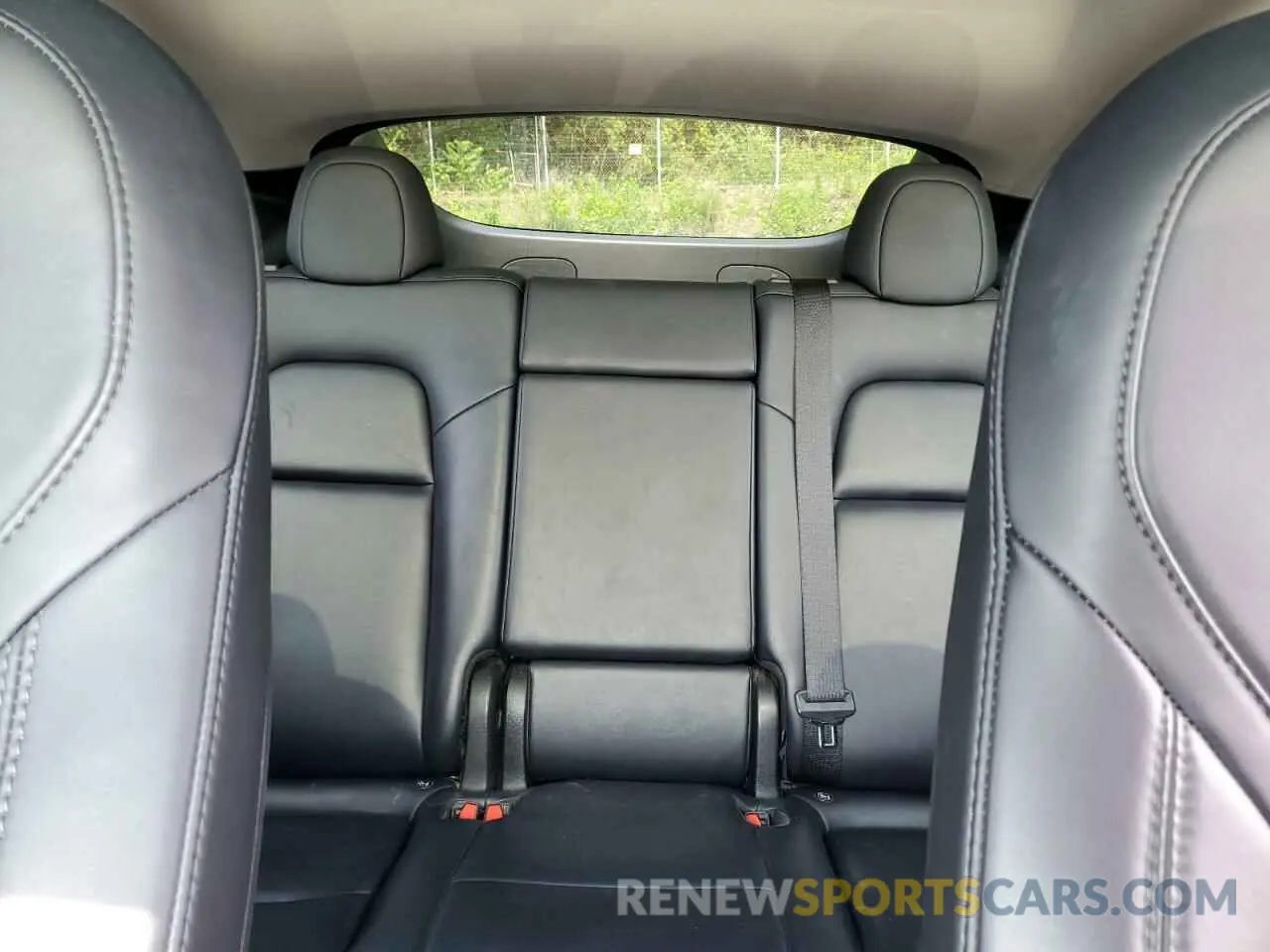 10 Photograph of a damaged car 7SAYGDEE7PF598225 TESLA MODEL Y 2023