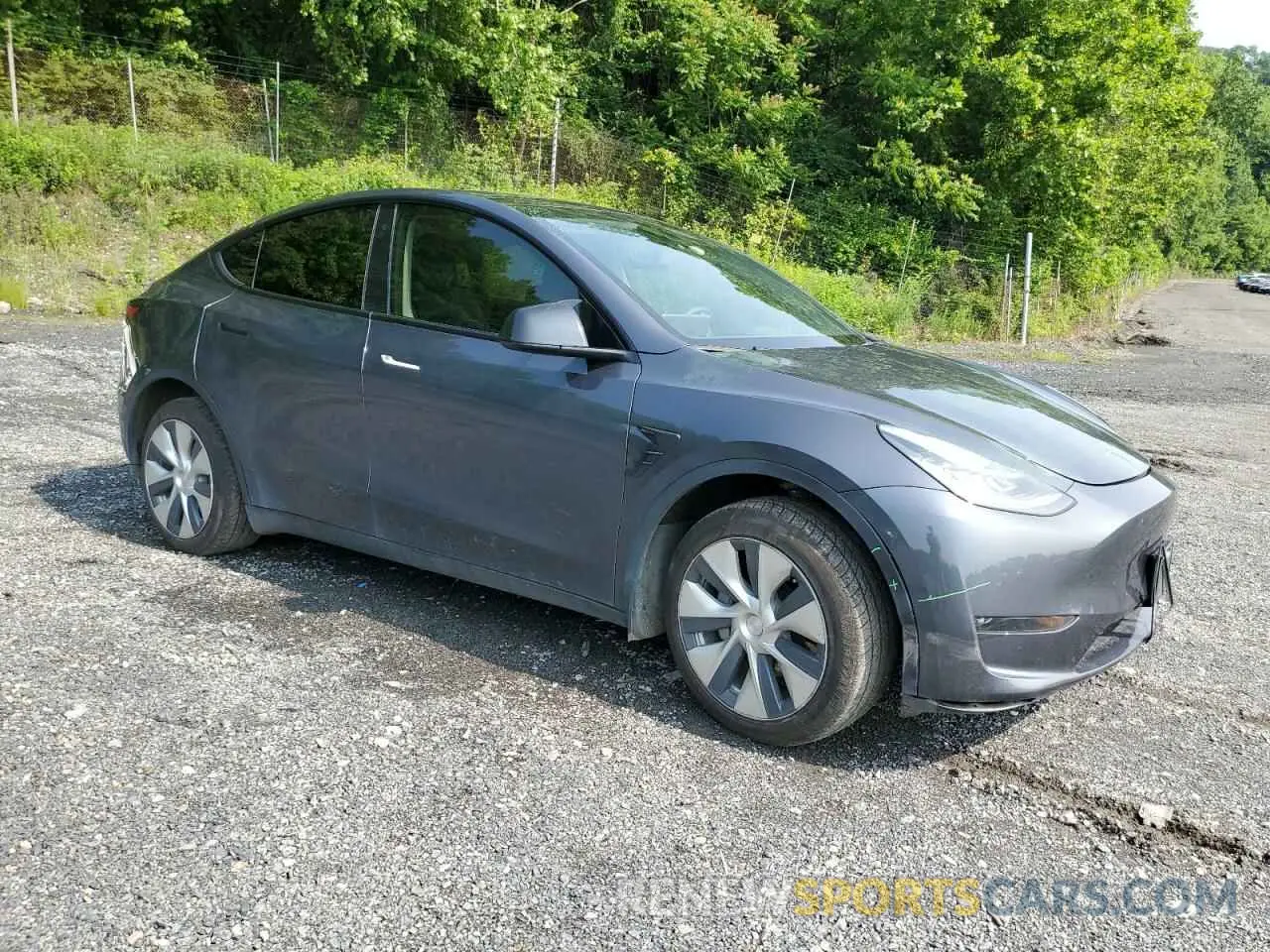 4 Photograph of a damaged car 7SAYGDEE7PF598225 TESLA MODEL Y 2023