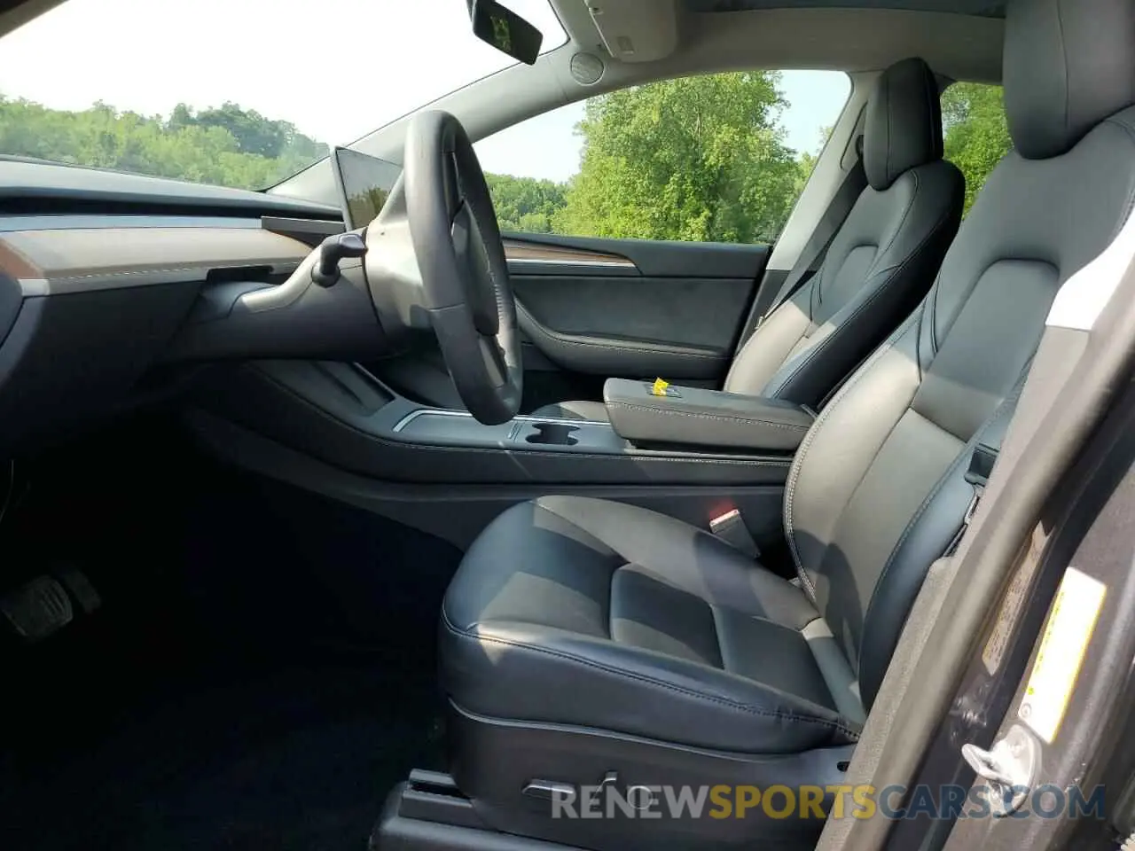 7 Photograph of a damaged car 7SAYGDEE7PF598225 TESLA MODEL Y 2023