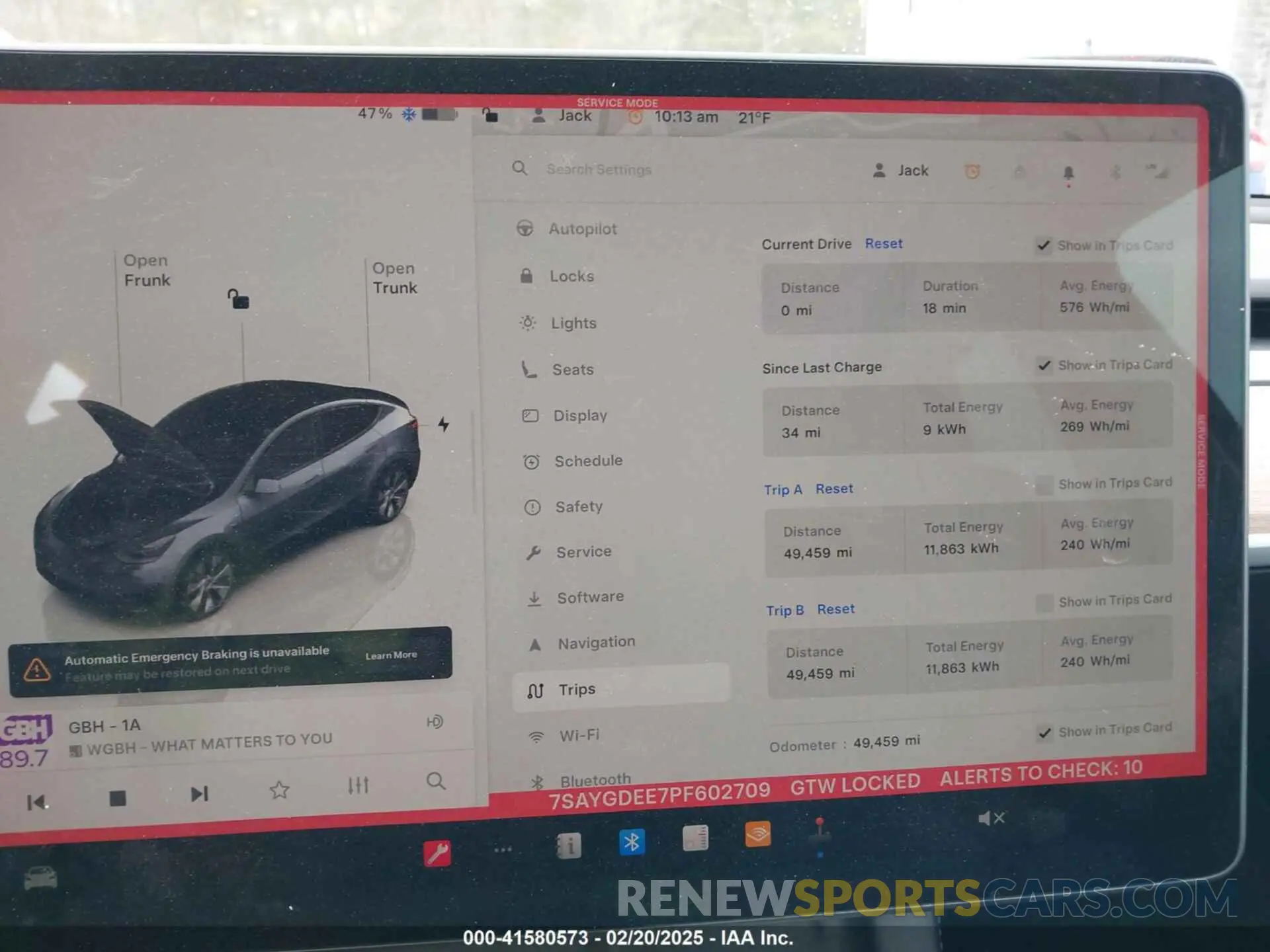 17 Photograph of a damaged car 7SAYGDEE7PF602709 TESLA MODEL Y 2023