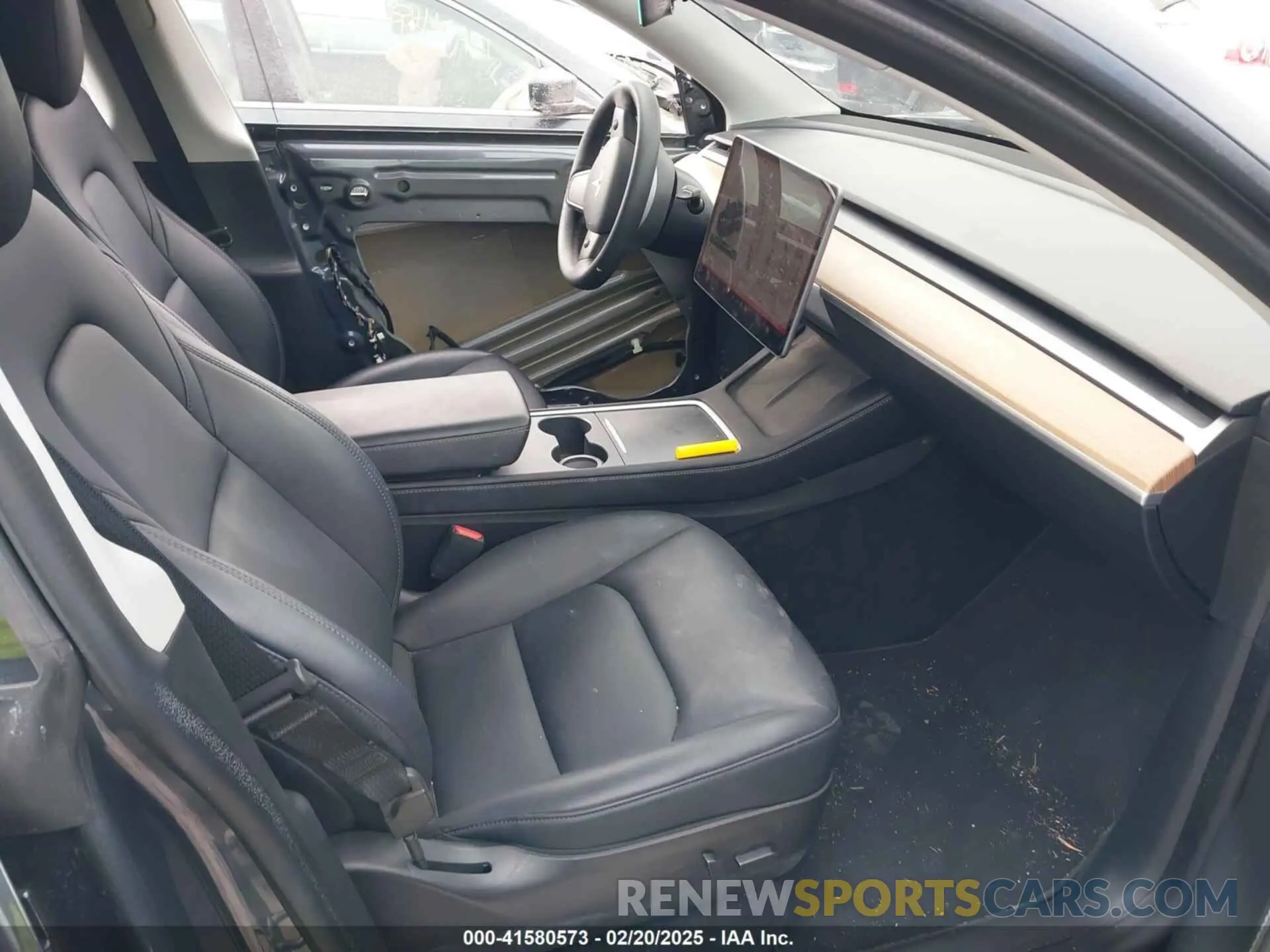 5 Photograph of a damaged car 7SAYGDEE7PF602709 TESLA MODEL Y 2023