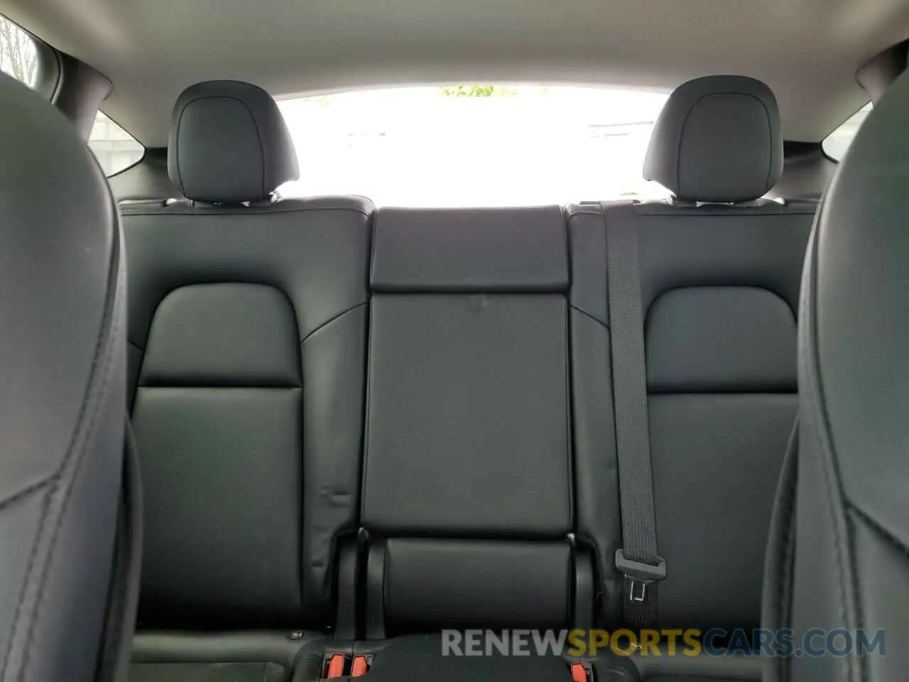 10 Photograph of a damaged car 7SAYGDEE7PF602712 TESLA MODEL Y 2023