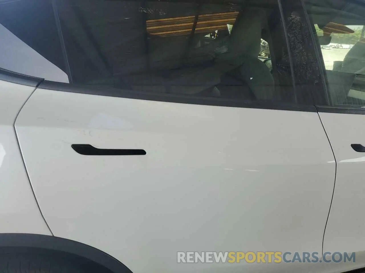 10 Photograph of a damaged car 7SAYGDEE7PF614925 TESLA MODEL Y 2023