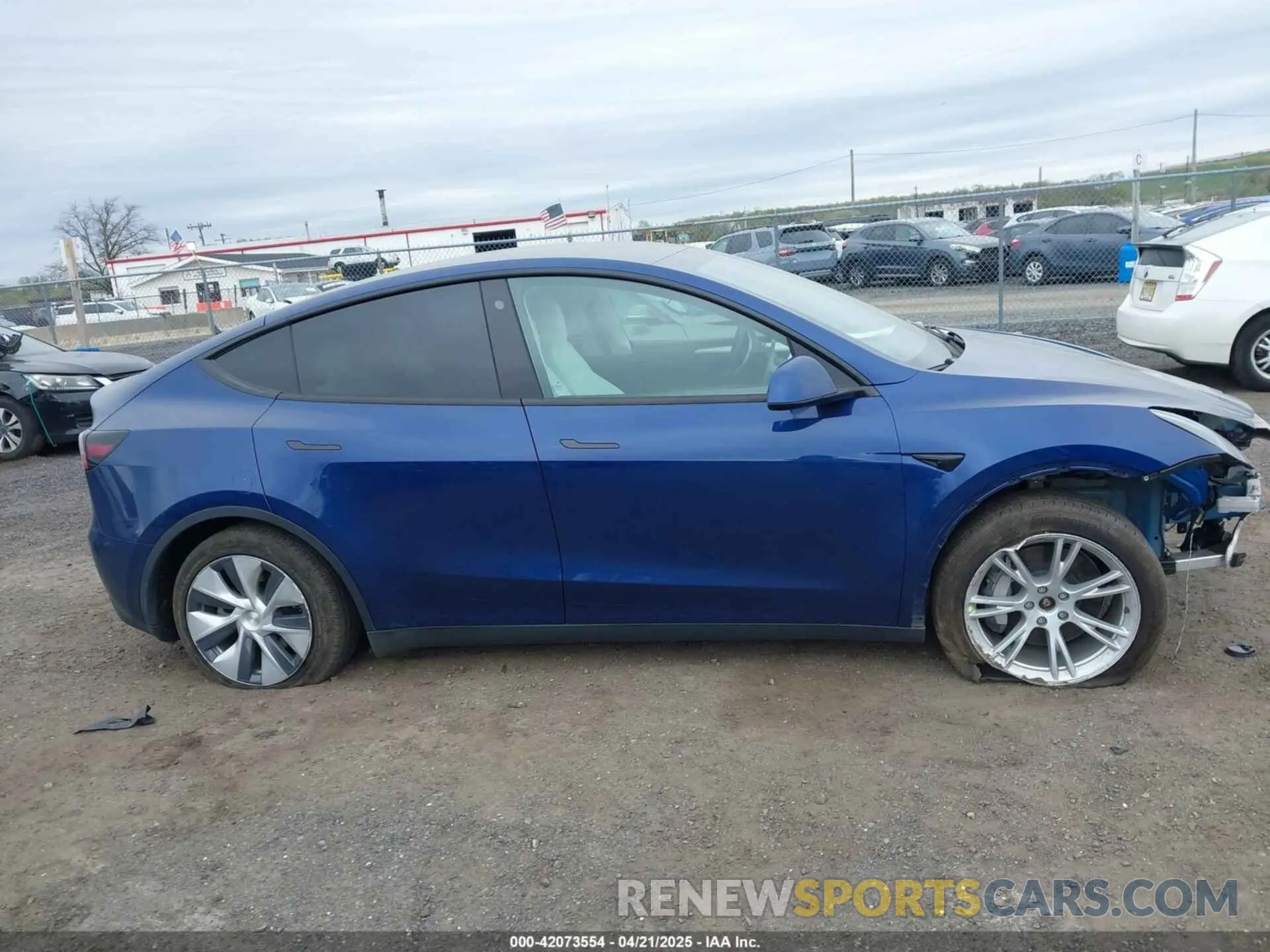 13 Photograph of a damaged car 7SAYGDEE7PF616500 TESLA MODEL Y 2023