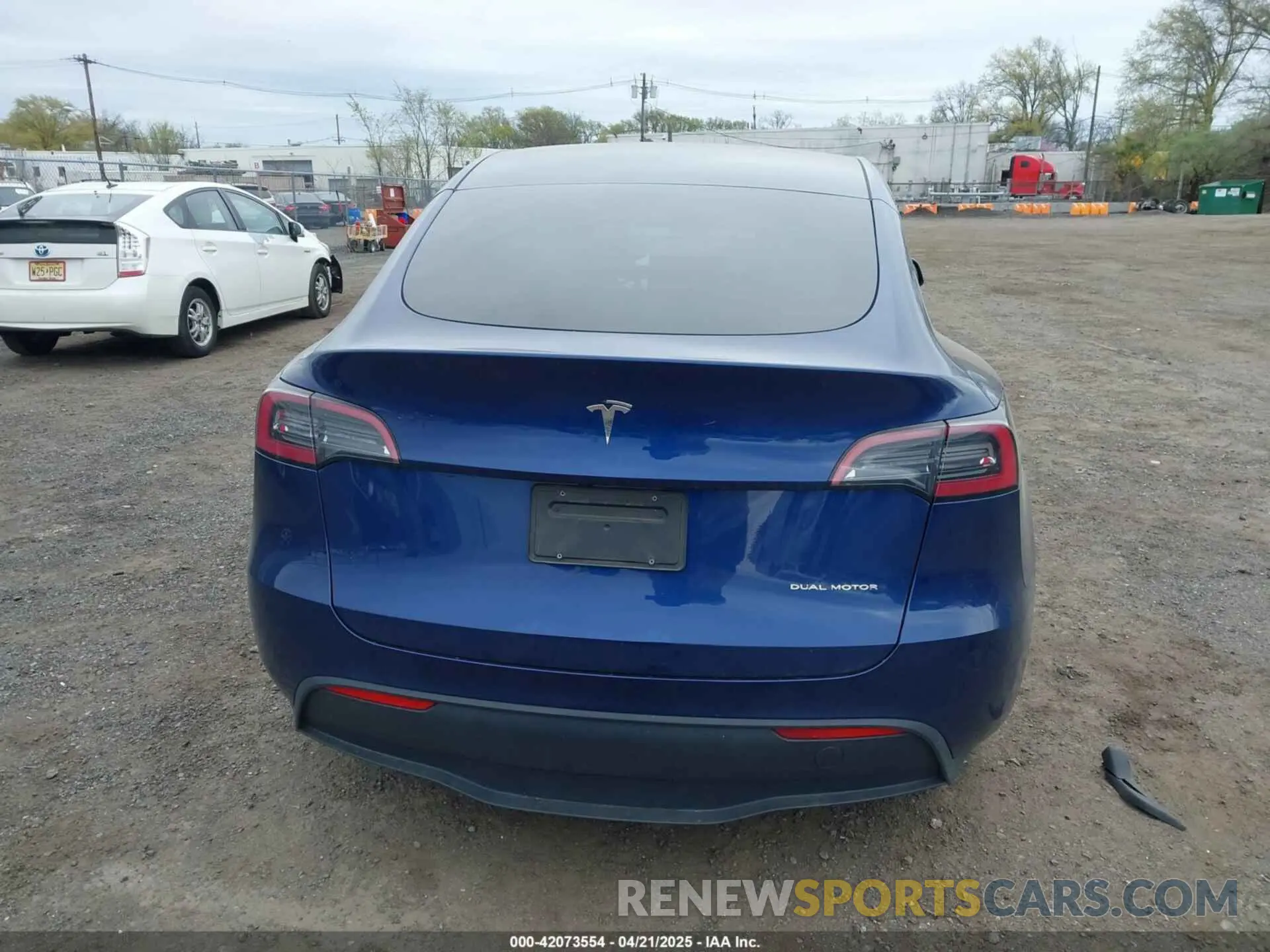 16 Photograph of a damaged car 7SAYGDEE7PF616500 TESLA MODEL Y 2023