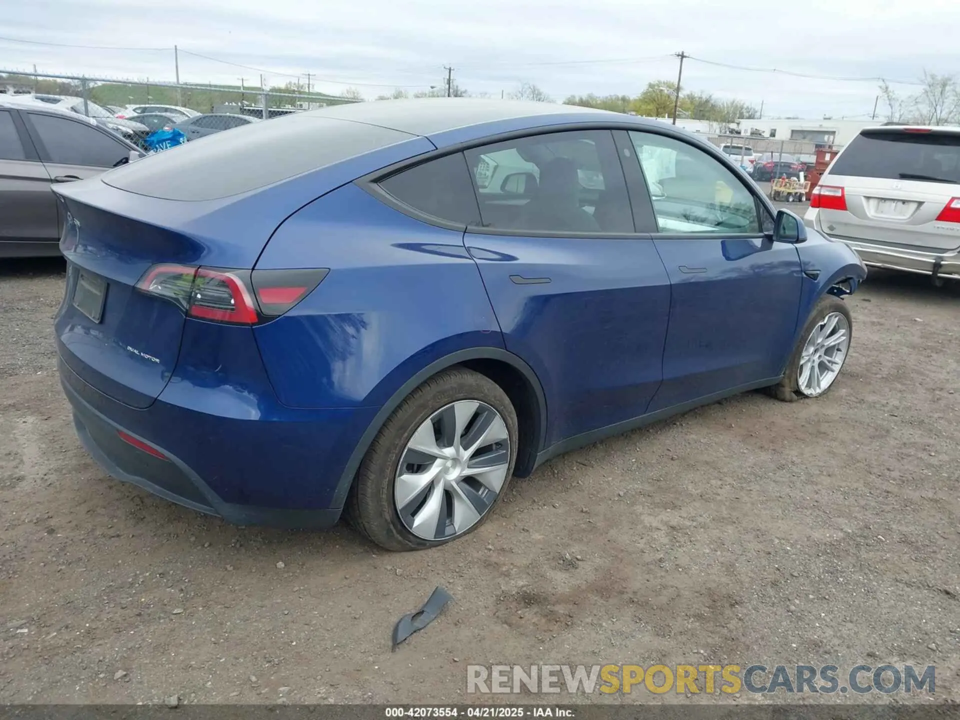 4 Photograph of a damaged car 7SAYGDEE7PF616500 TESLA MODEL Y 2023