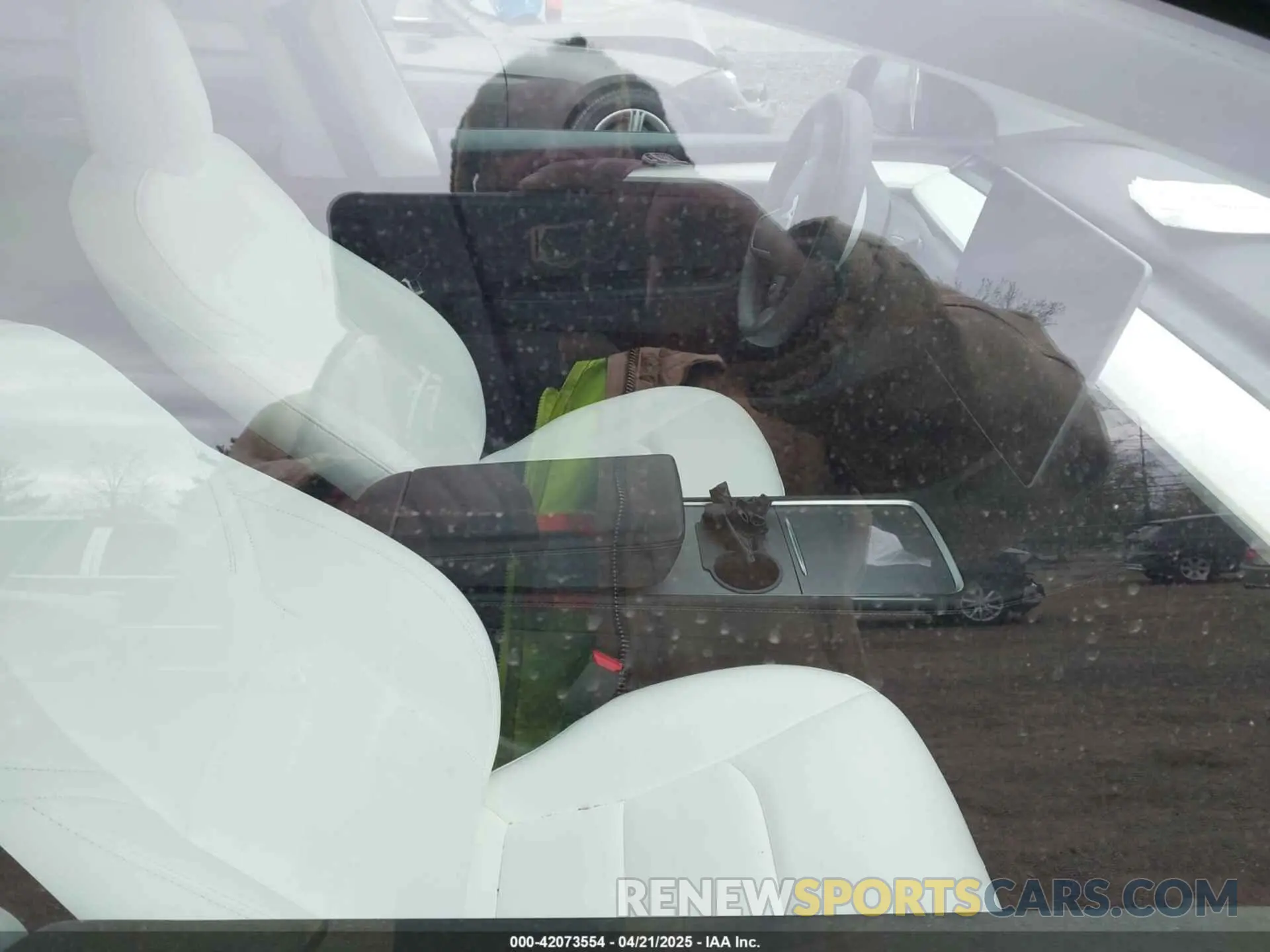 5 Photograph of a damaged car 7SAYGDEE7PF616500 TESLA MODEL Y 2023