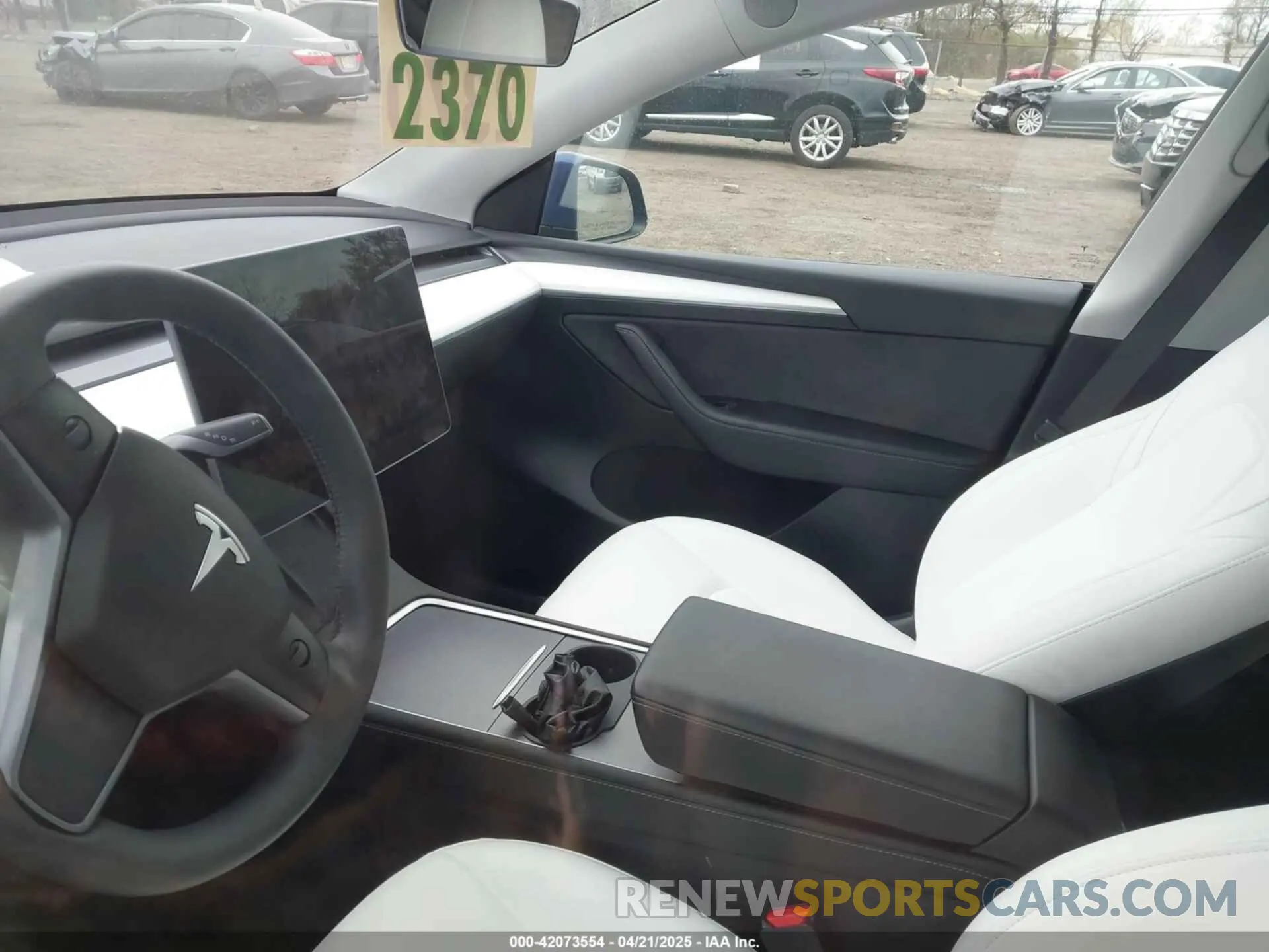 7 Photograph of a damaged car 7SAYGDEE7PF616500 TESLA MODEL Y 2023