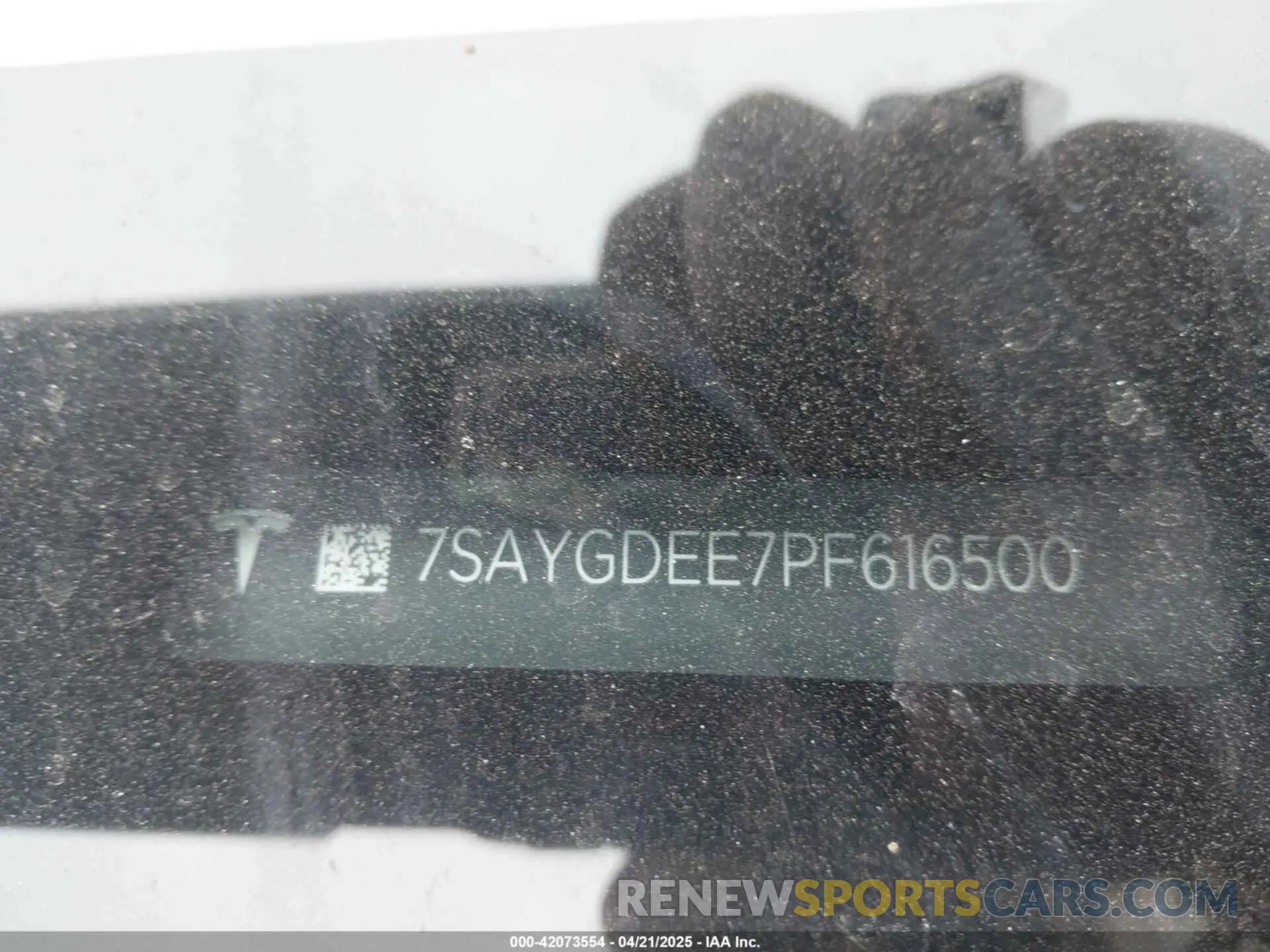 9 Photograph of a damaged car 7SAYGDEE7PF616500 TESLA MODEL Y 2023