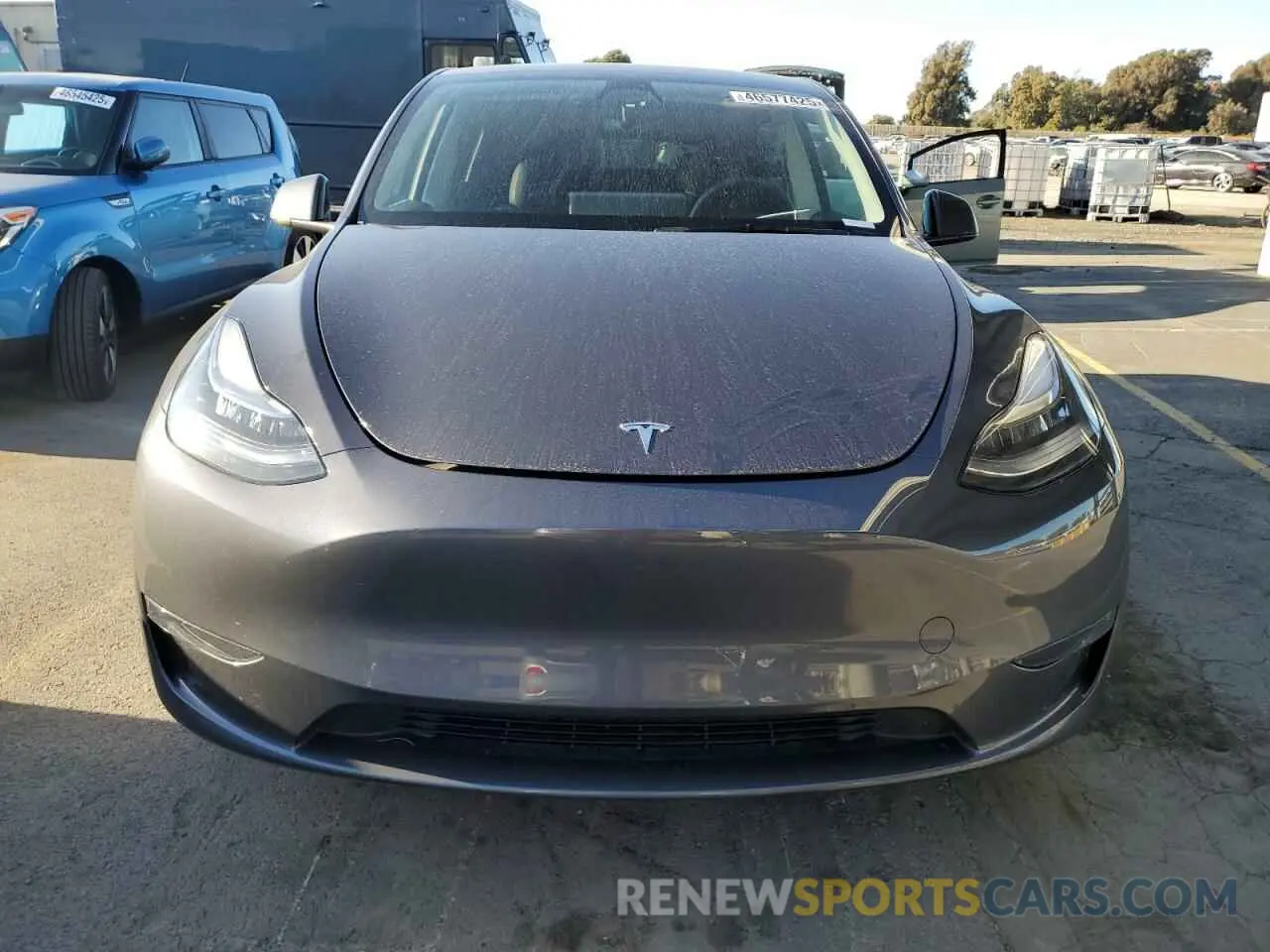 5 Photograph of a damaged car 7SAYGDEE7PF617386 TESLA MODEL Y 2023