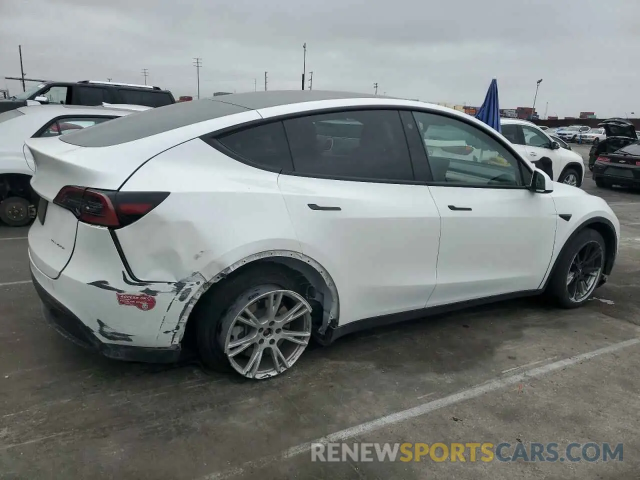 3 Photograph of a damaged car 7SAYGDEE7PF632910 TESLA MODEL Y 2023