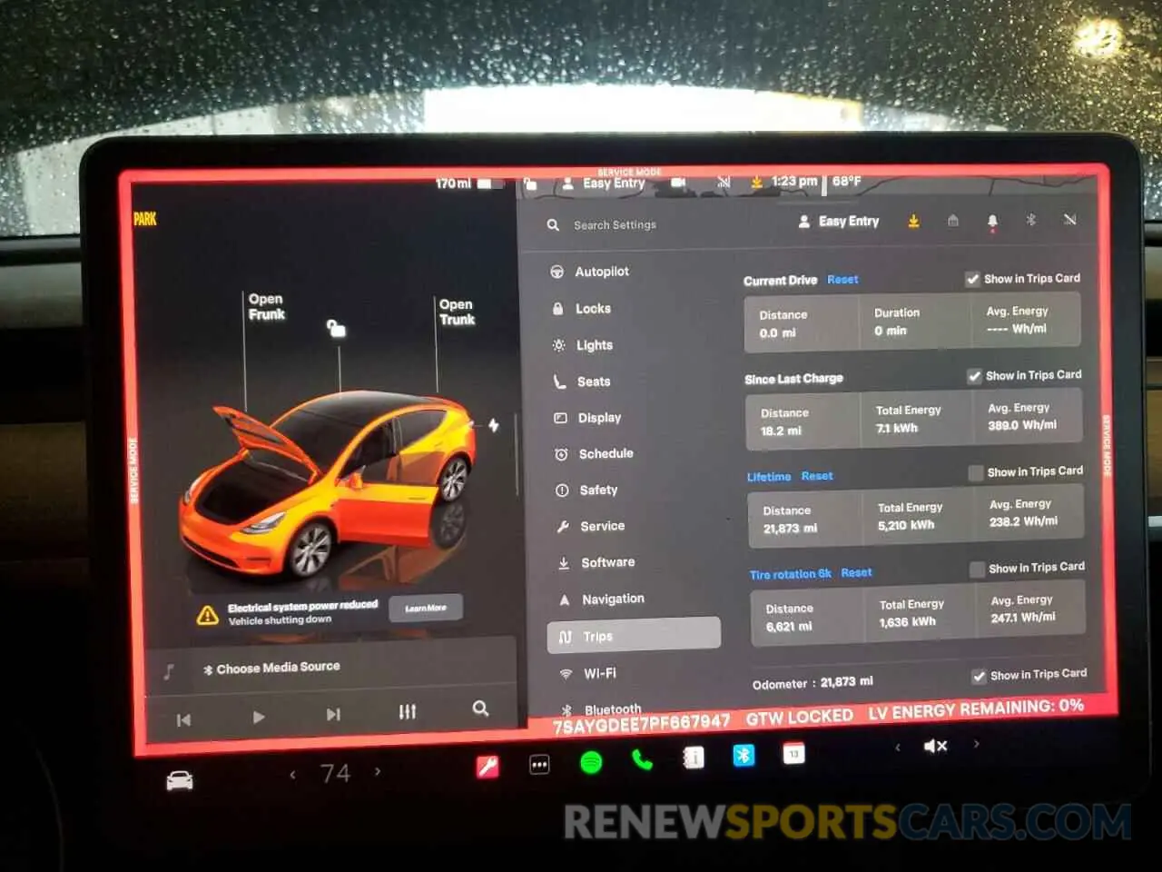 9 Photograph of a damaged car 7SAYGDEE7PF667947 TESLA MODEL Y 2023