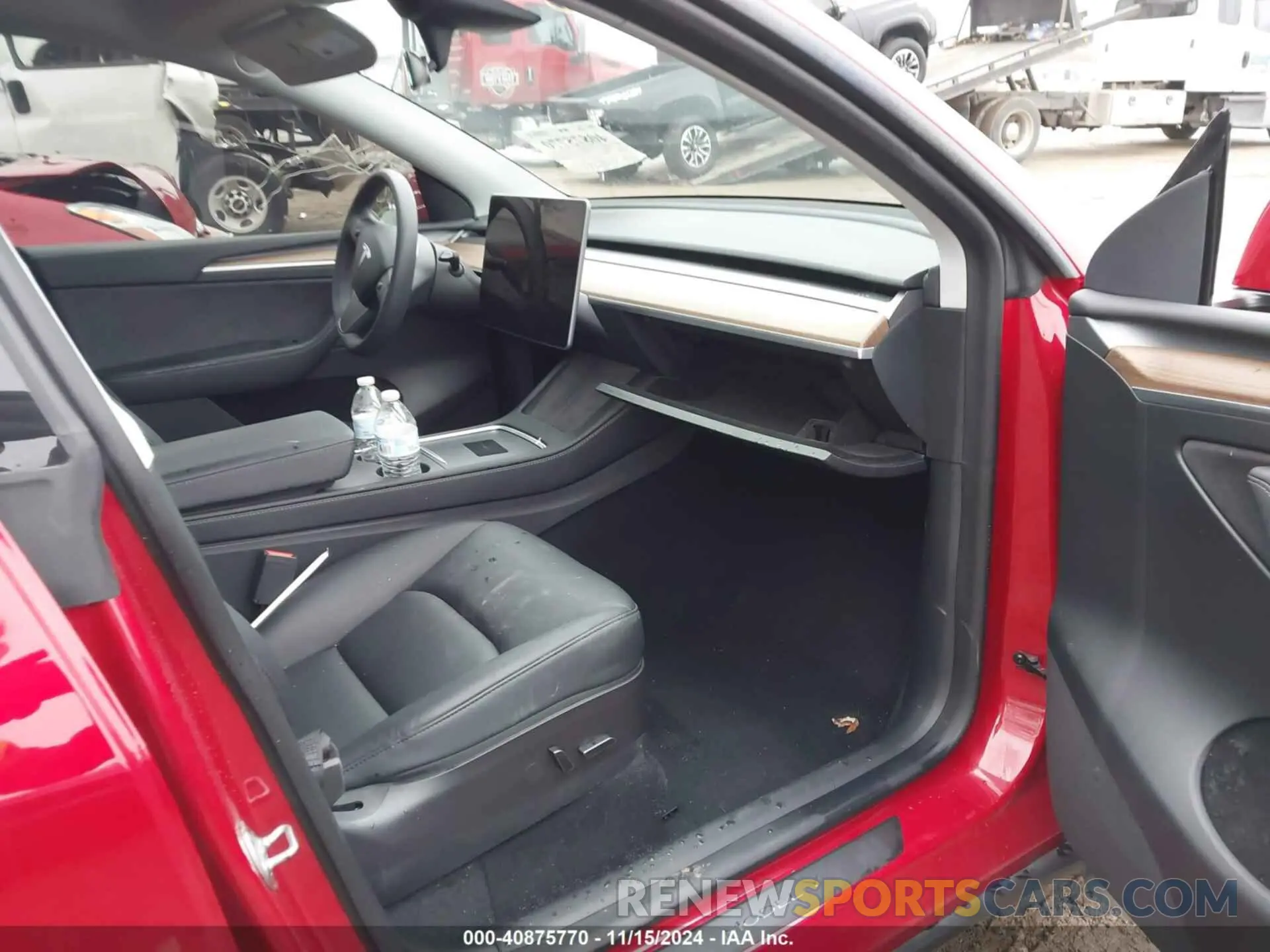 5 Photograph of a damaged car 7SAYGDEE7PF674249 TESLA MODEL Y 2023