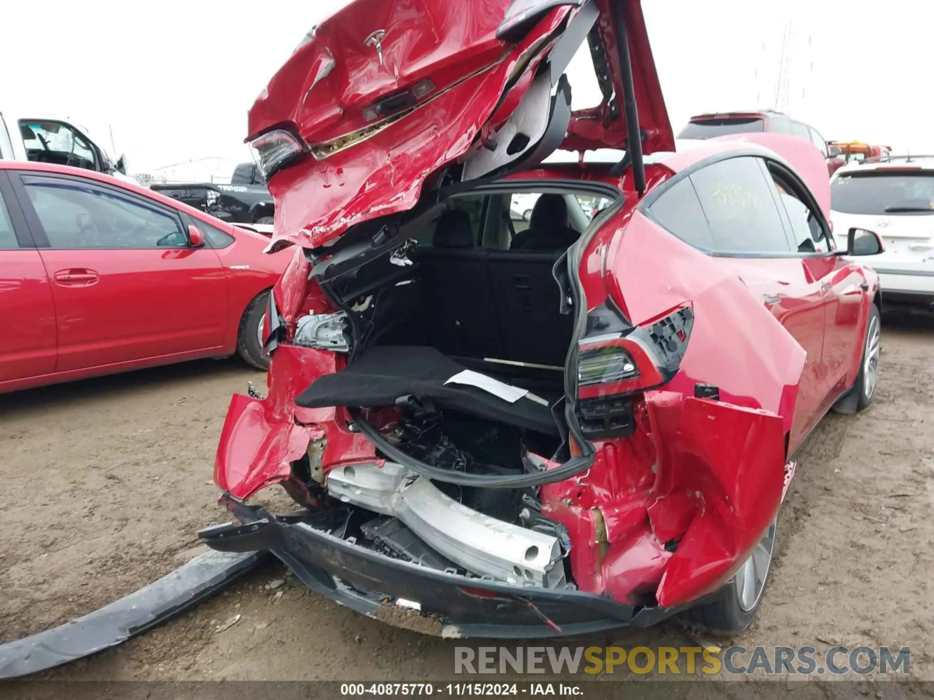 6 Photograph of a damaged car 7SAYGDEE7PF674249 TESLA MODEL Y 2023