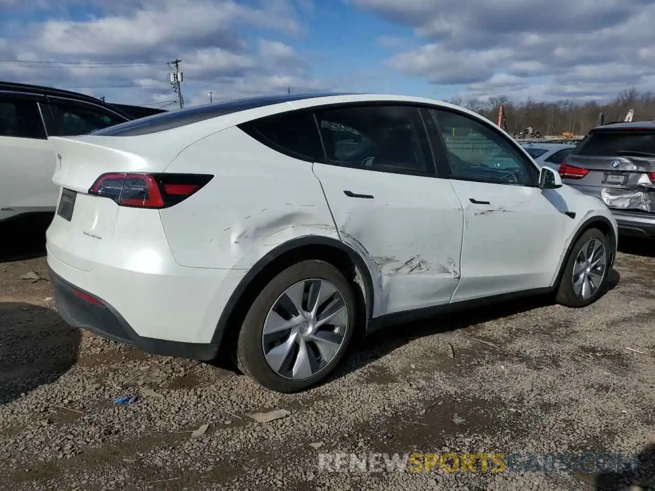 3 Photograph of a damaged car 7SAYGDEE7PF674655 TESLA MODEL Y 2023