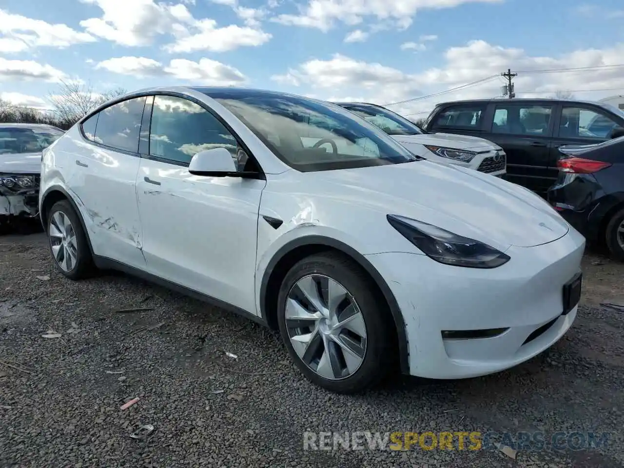 4 Photograph of a damaged car 7SAYGDEE7PF674655 TESLA MODEL Y 2023