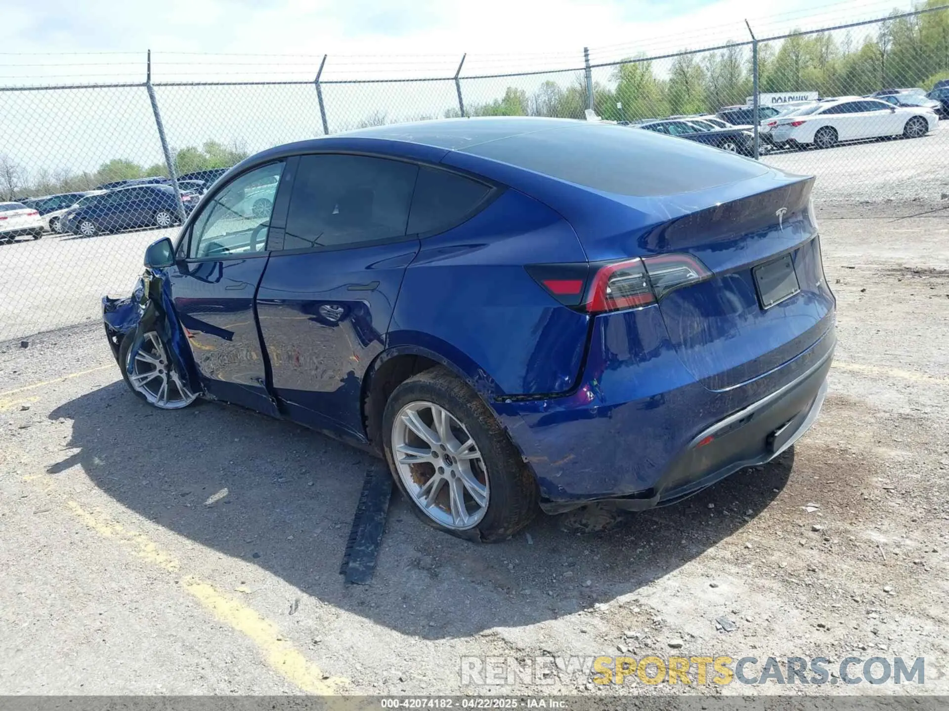 3 Photograph of a damaged car 7SAYGDEE7PF702051 TESLA MODEL Y 2023