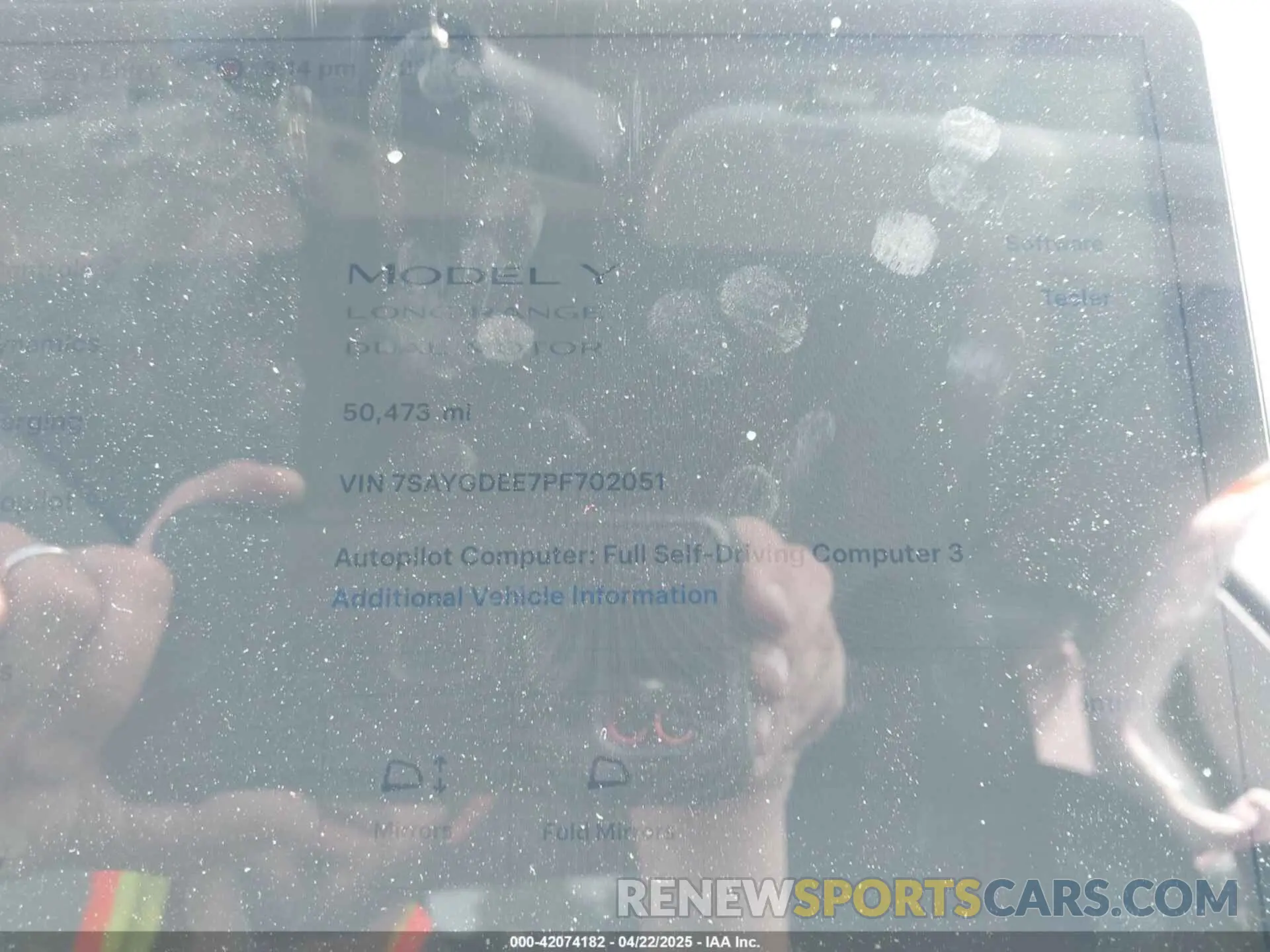 7 Photograph of a damaged car 7SAYGDEE7PF702051 TESLA MODEL Y 2023